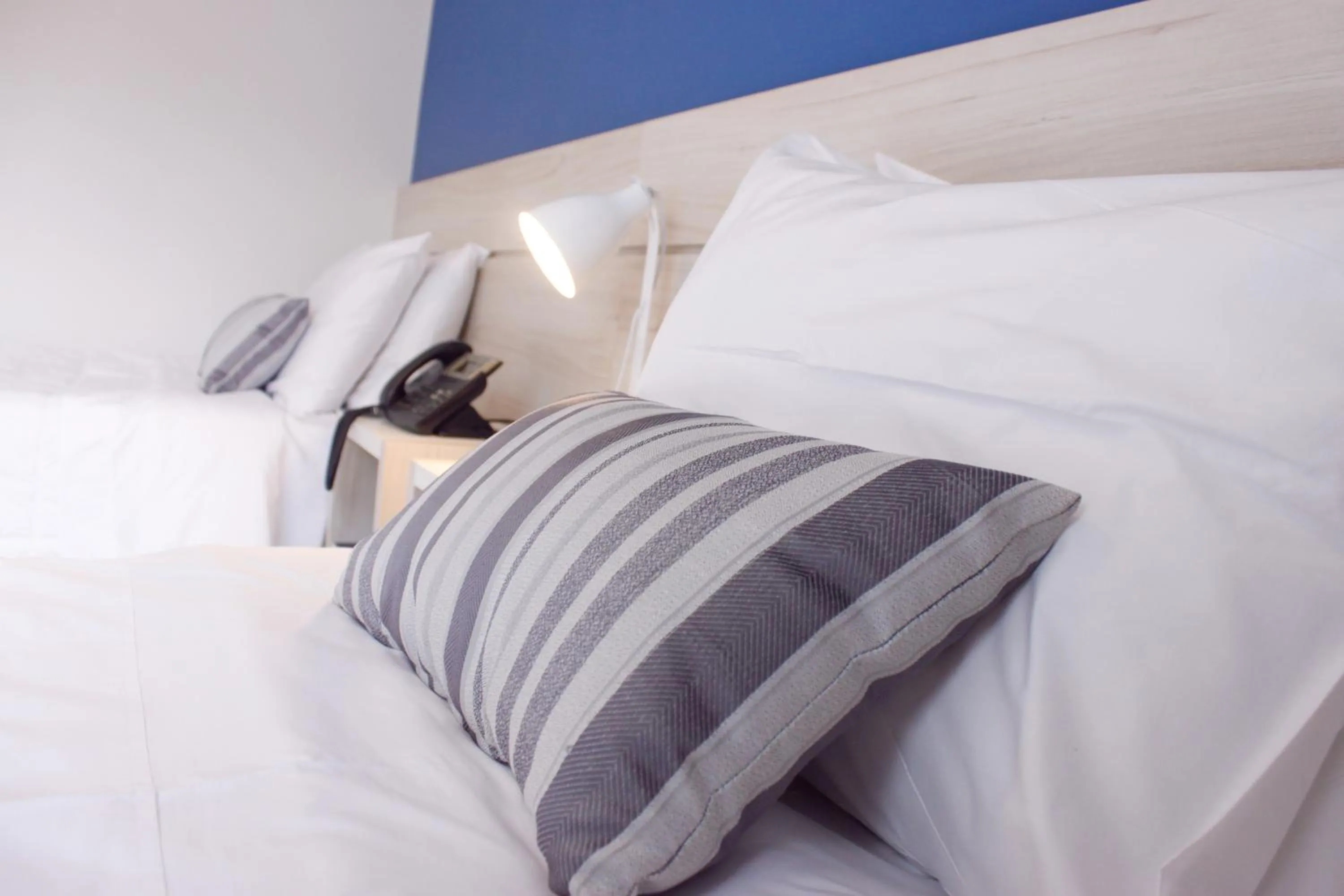 Staff, Bed in Nova Hotel