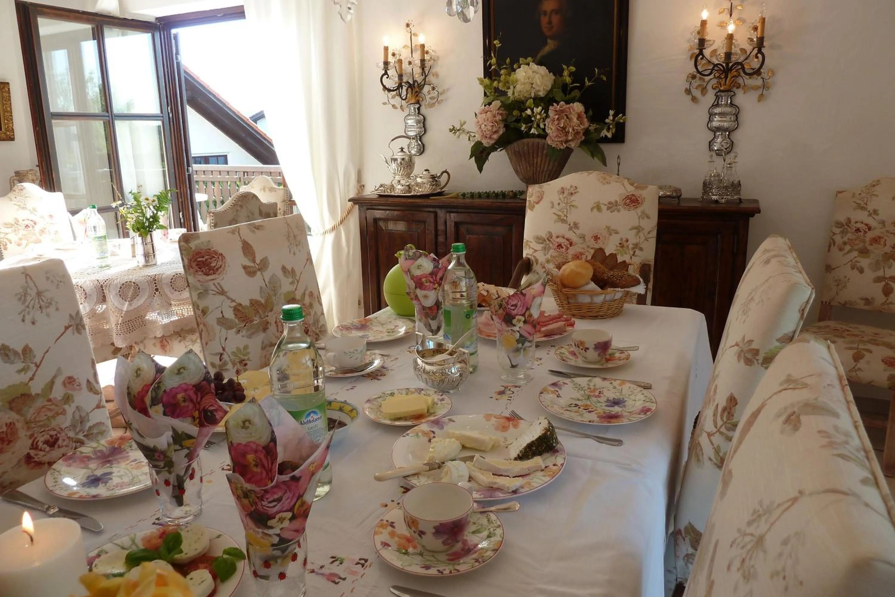 Breakfast in Romantik Villa