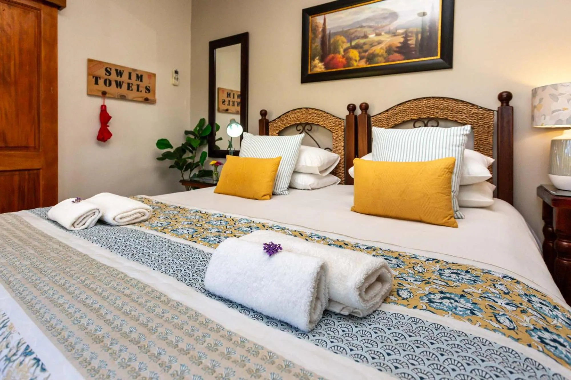 Bed in Die Fonteine Country Guesthouse and Glamping