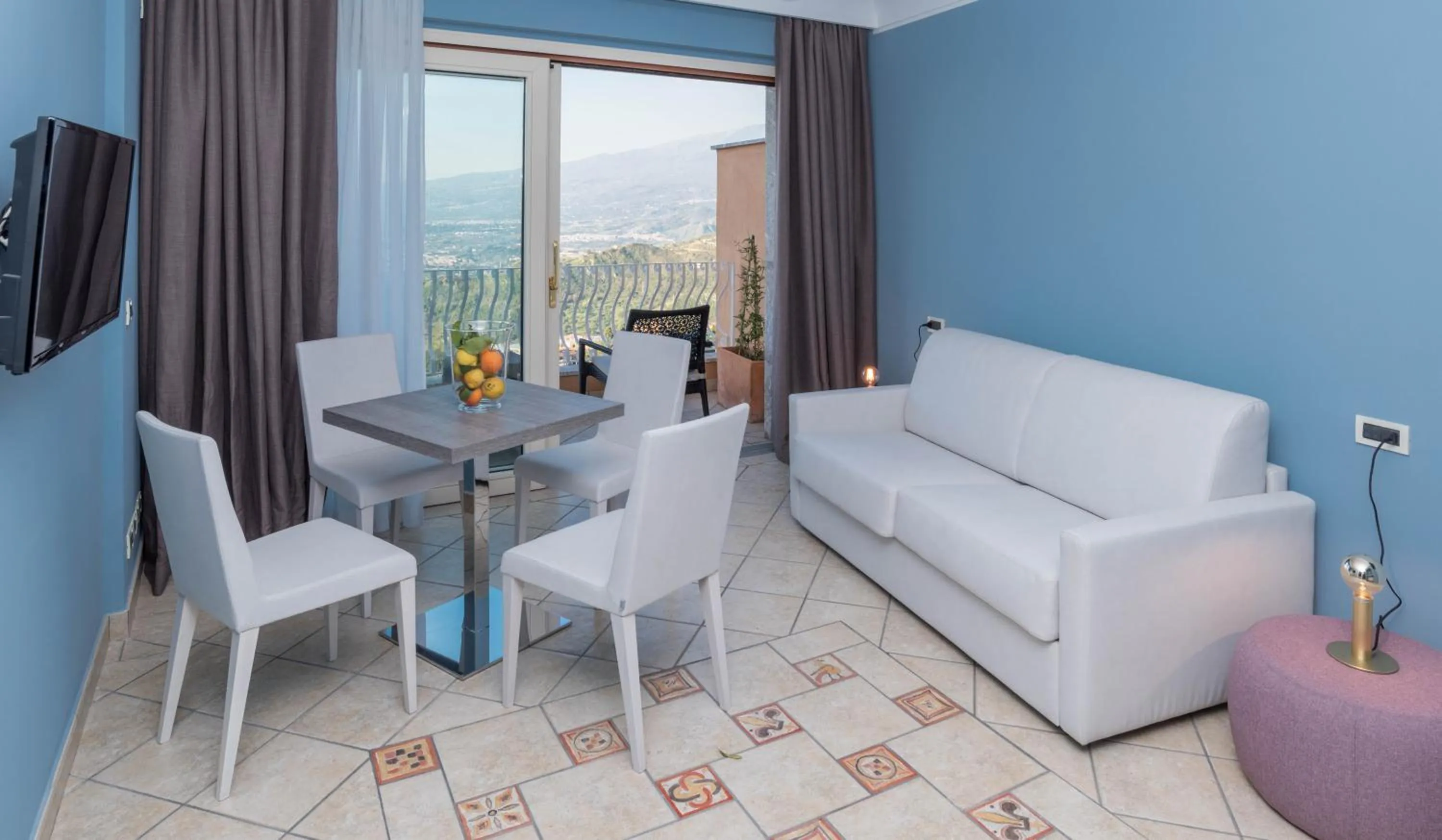 Living room in Villa Le Terrazze Charming Rooms