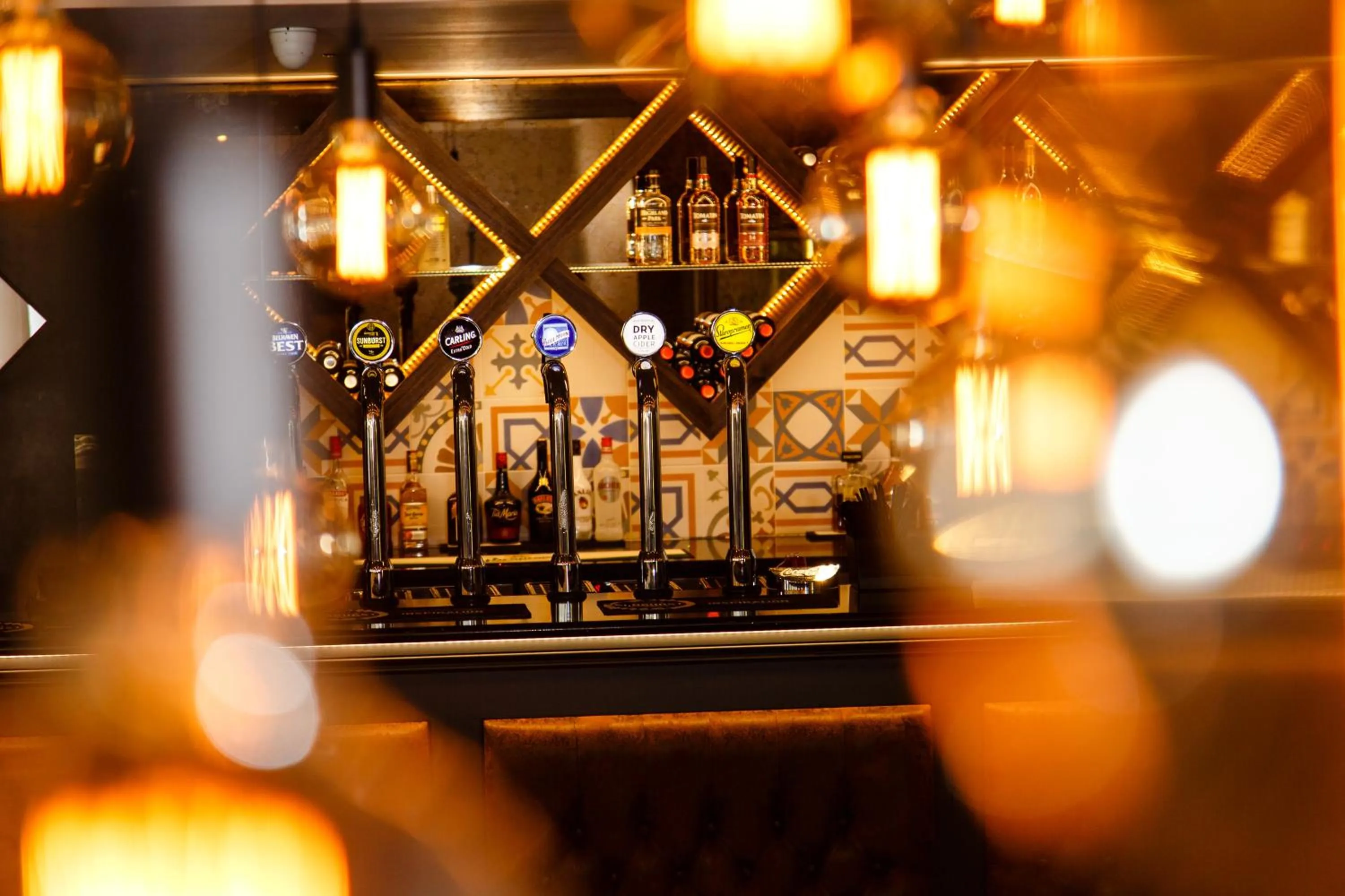 Restaurant/places to eat in Adamson Hotel