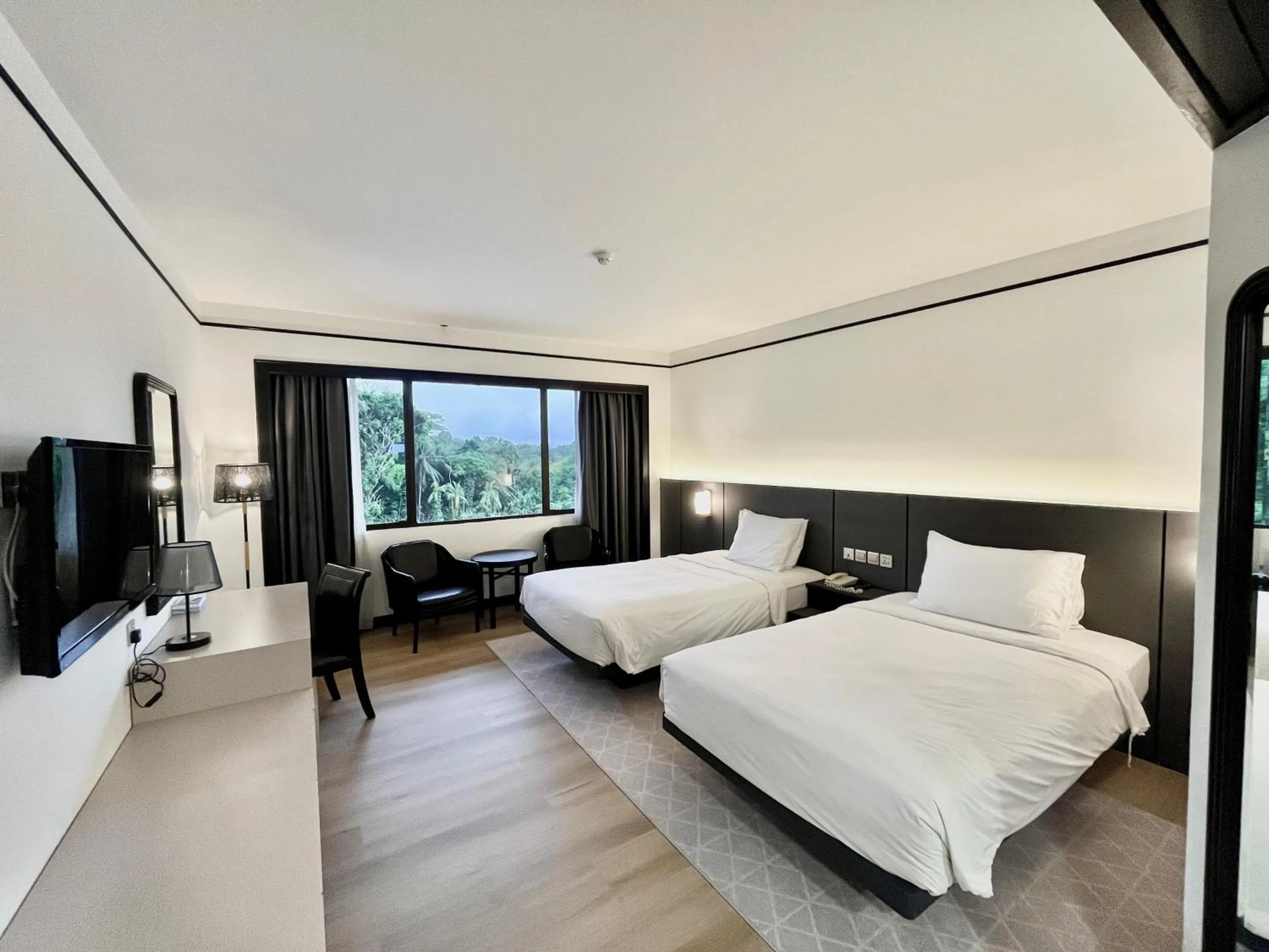 Bedroom, Bed in Sabah Hotel