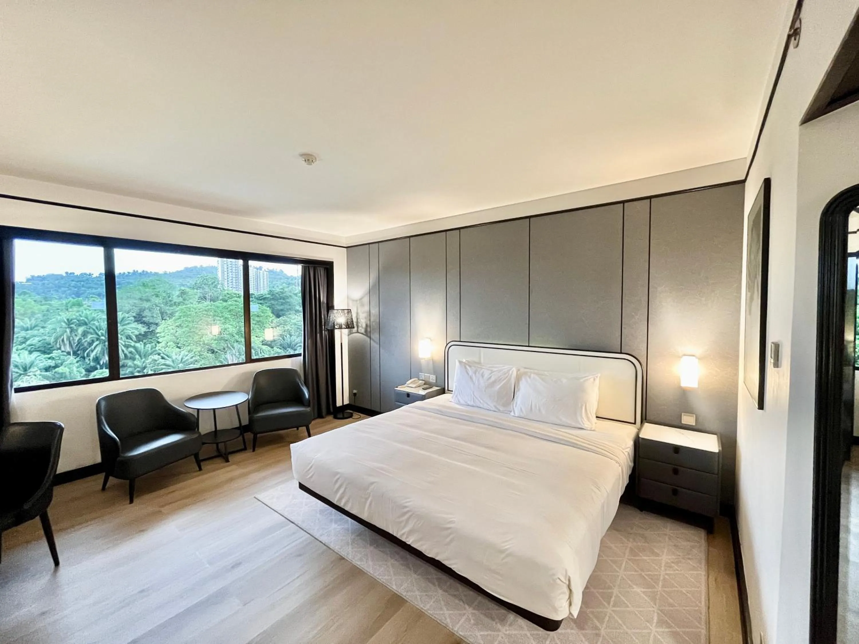 Bedroom, Bed in Sabah Hotel