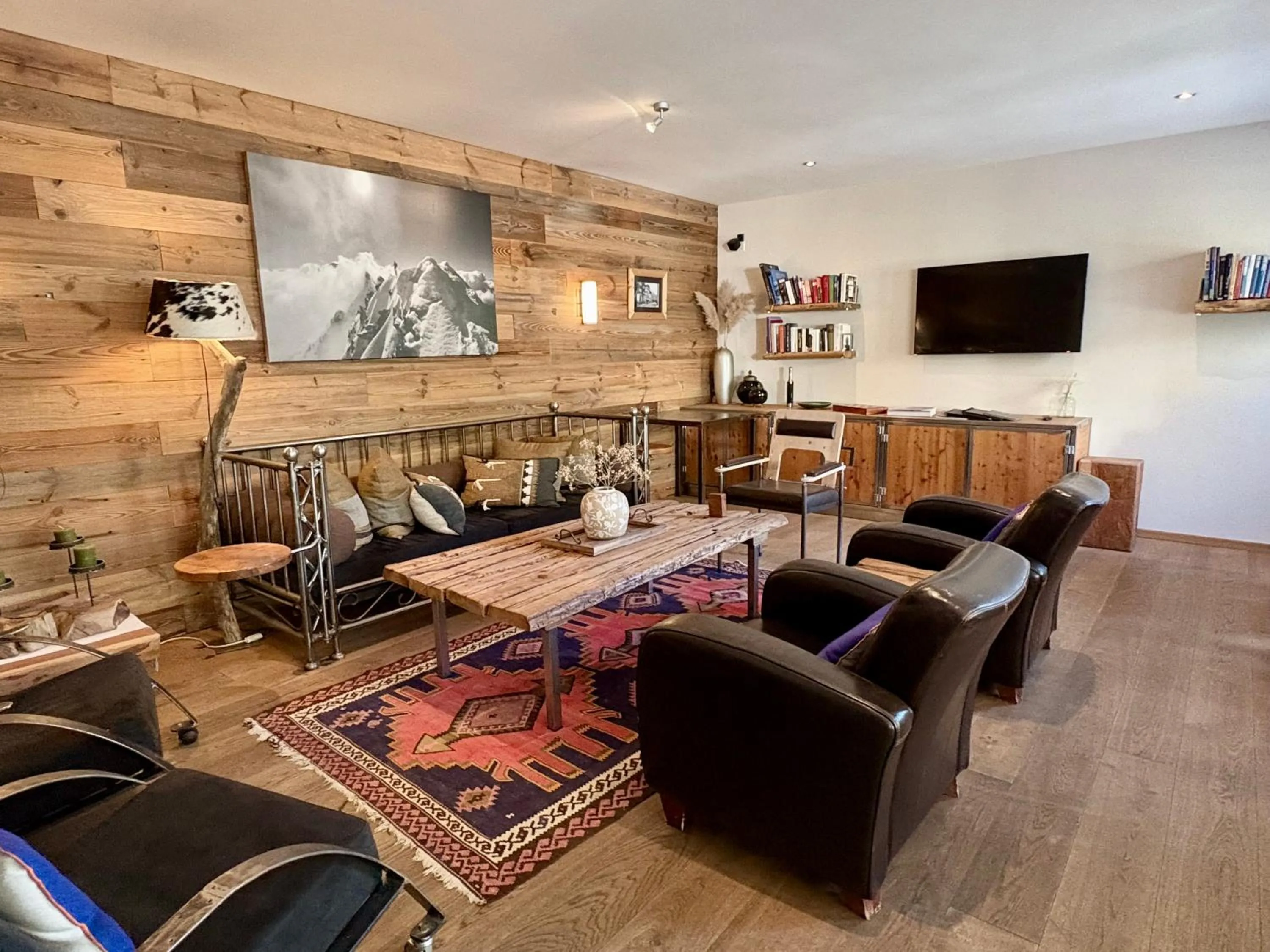 Communal lounge/ TV room in Alpenlodge