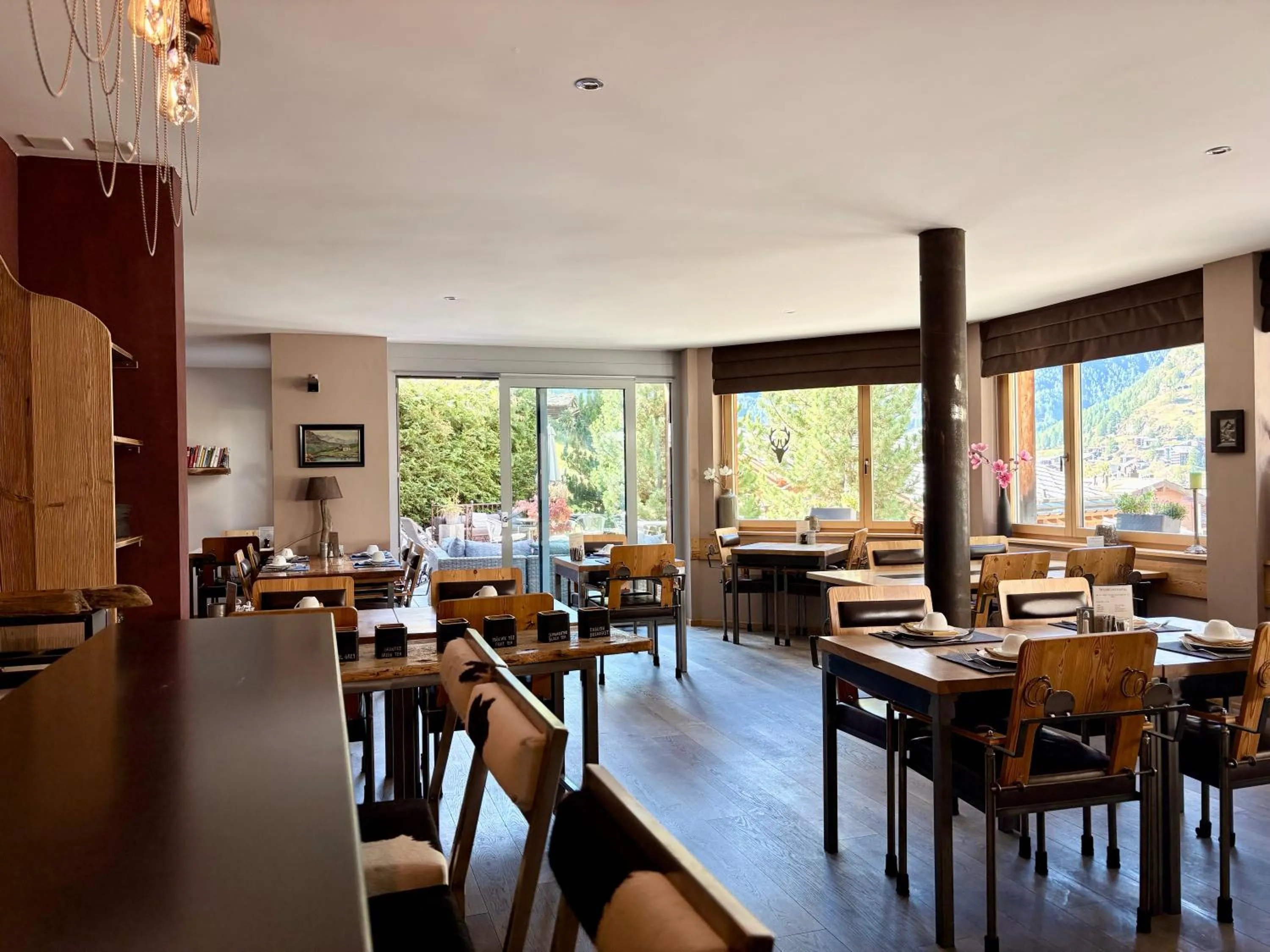 Dining area in Alpenlodge