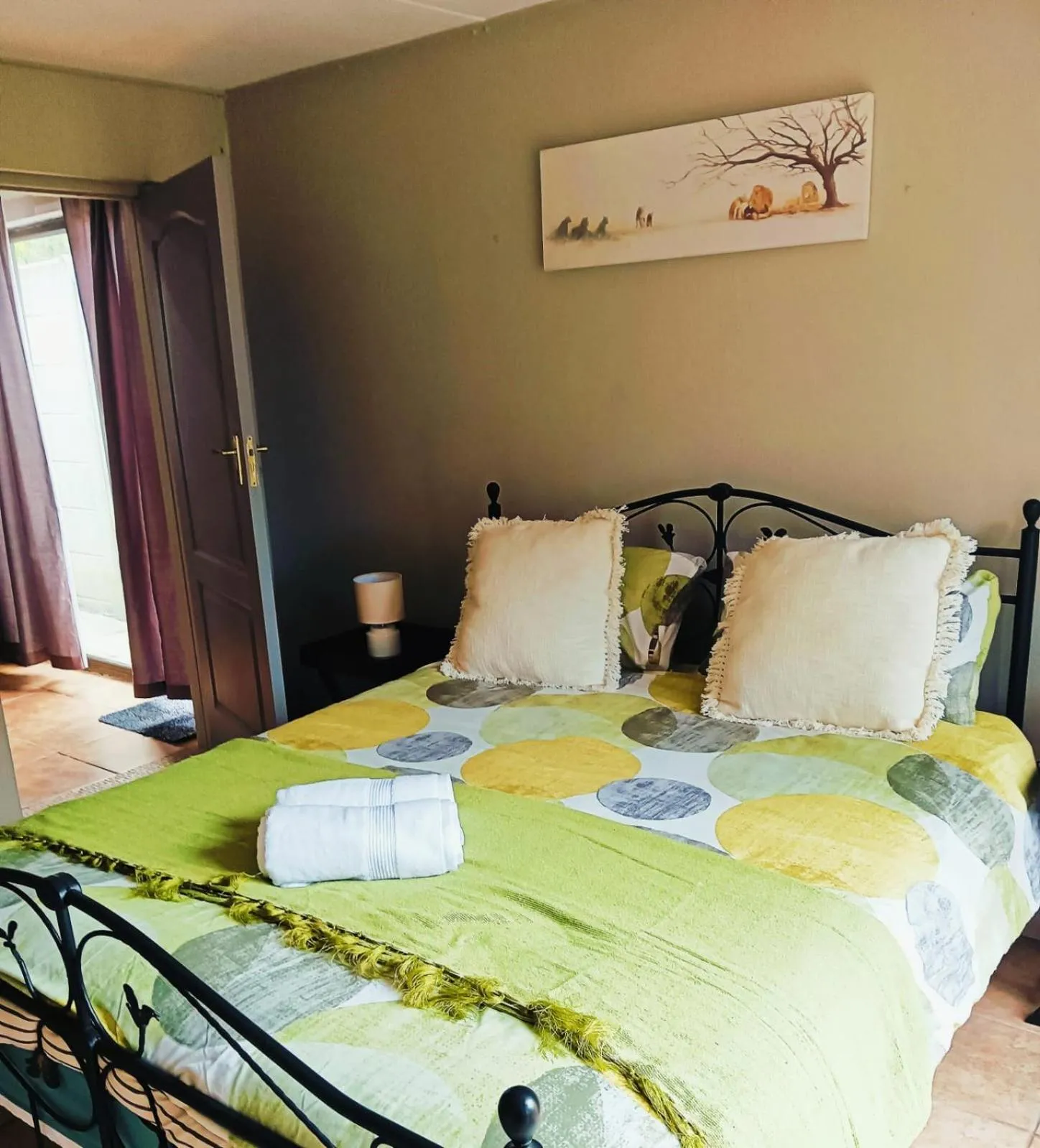 Bed in The Lion's Den