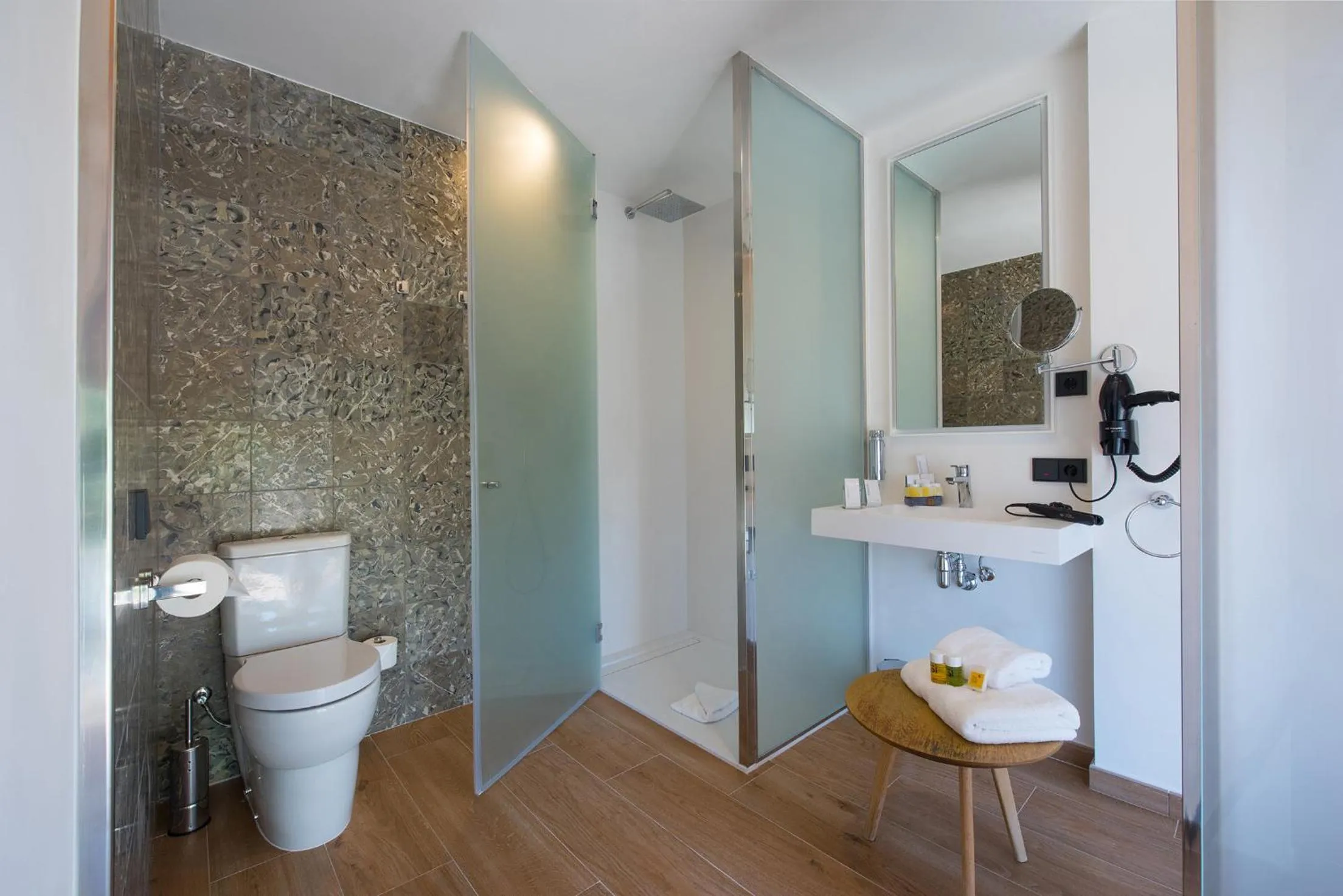 Bathroom in TI Central Maria