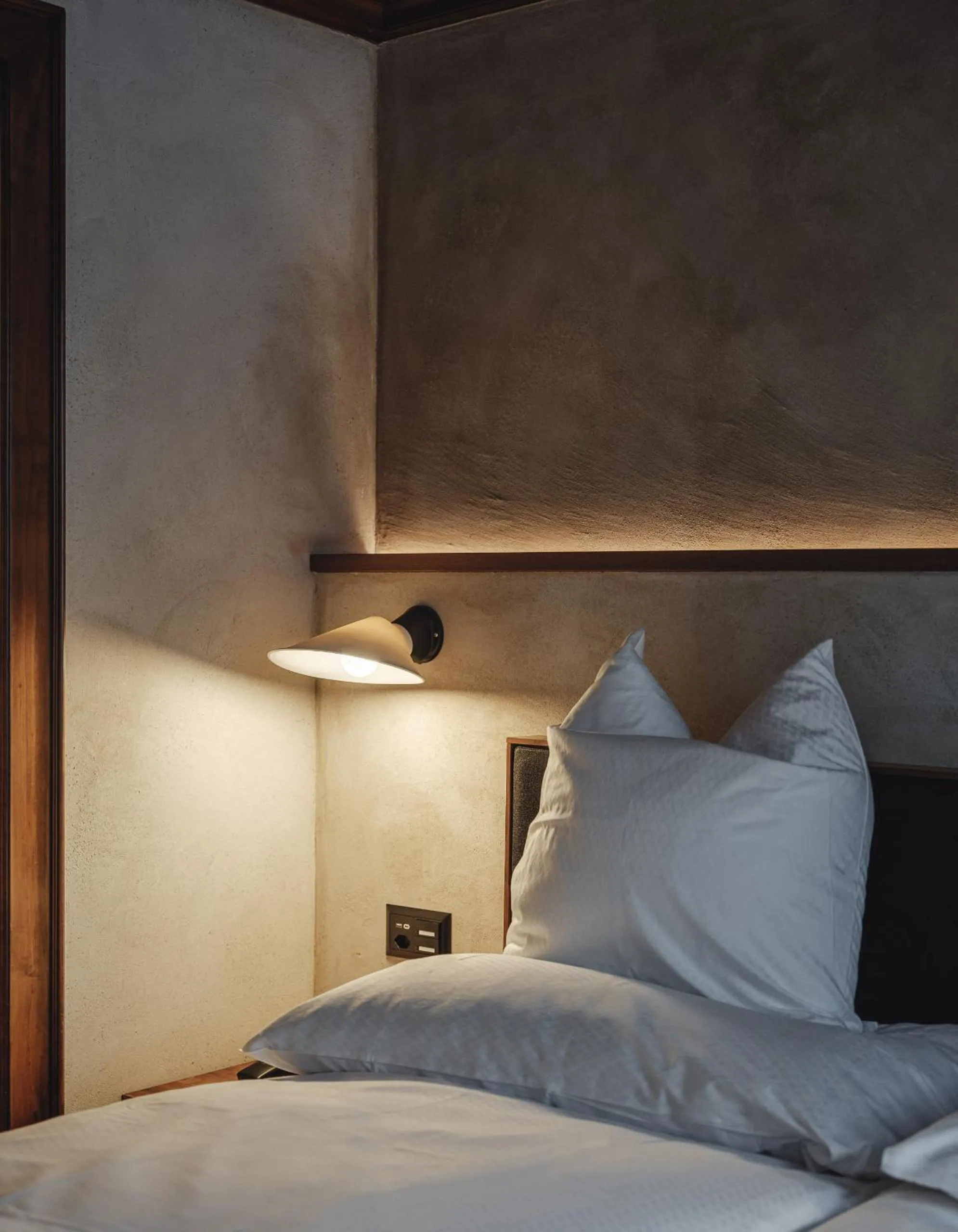 Bedroom, Bed in the rex