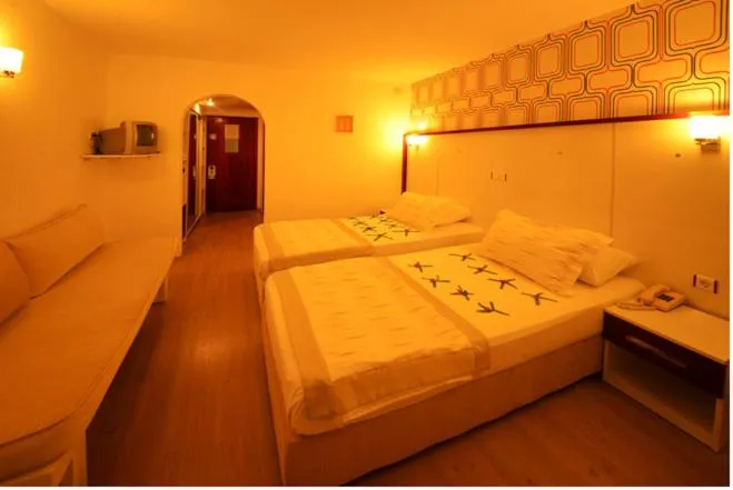 Bedroom, Bed in Hotel Pirat