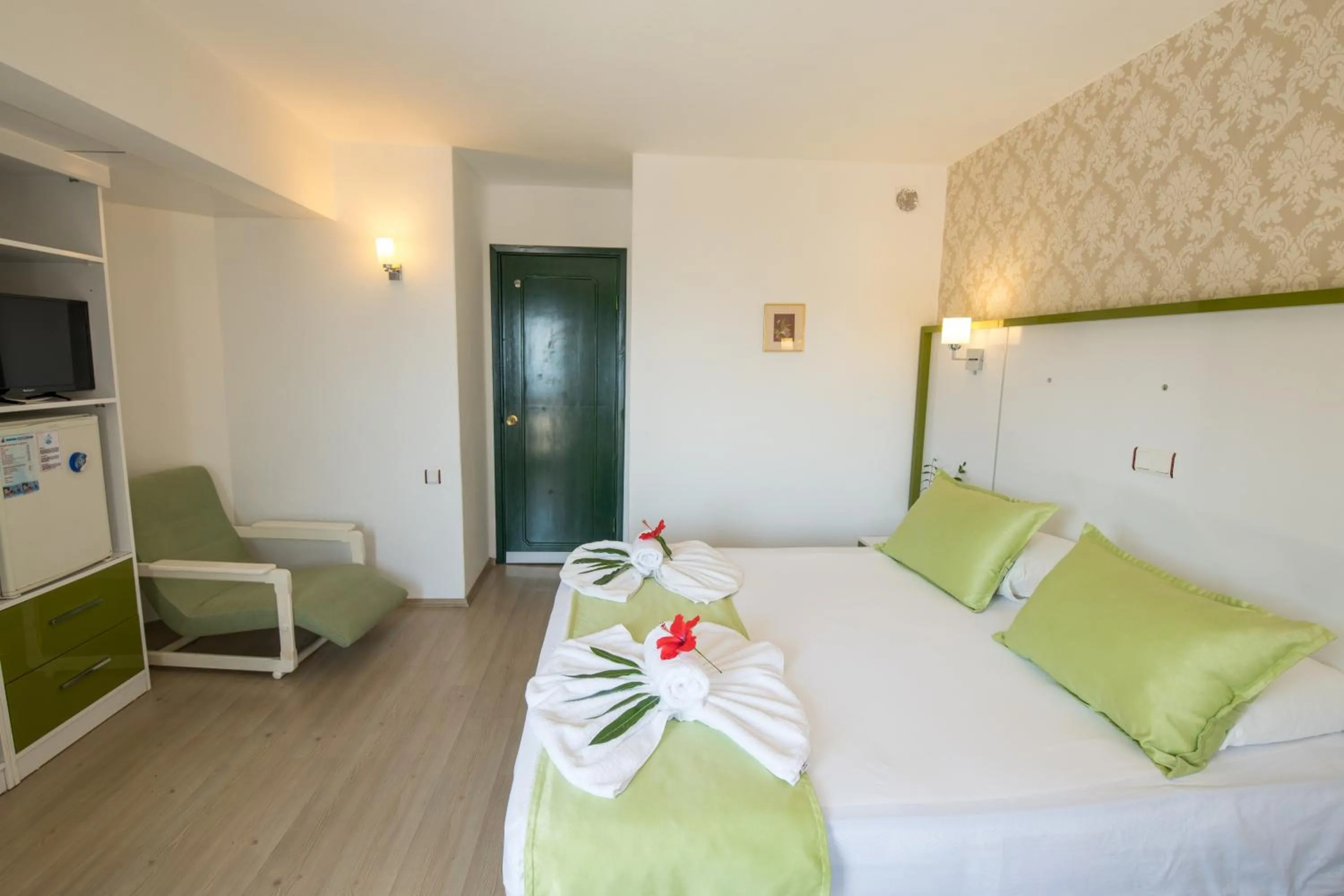 Bed in Hotel Pirat