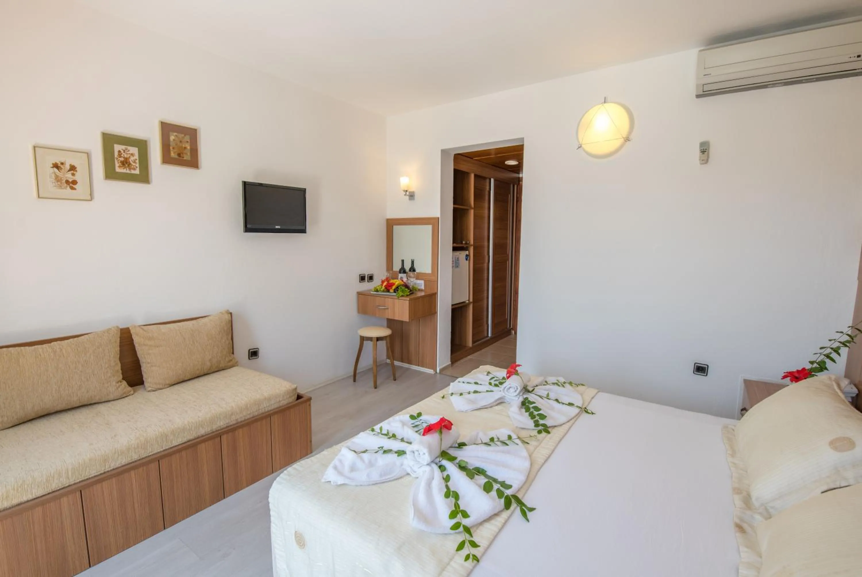 Bed in Hotel Pirat