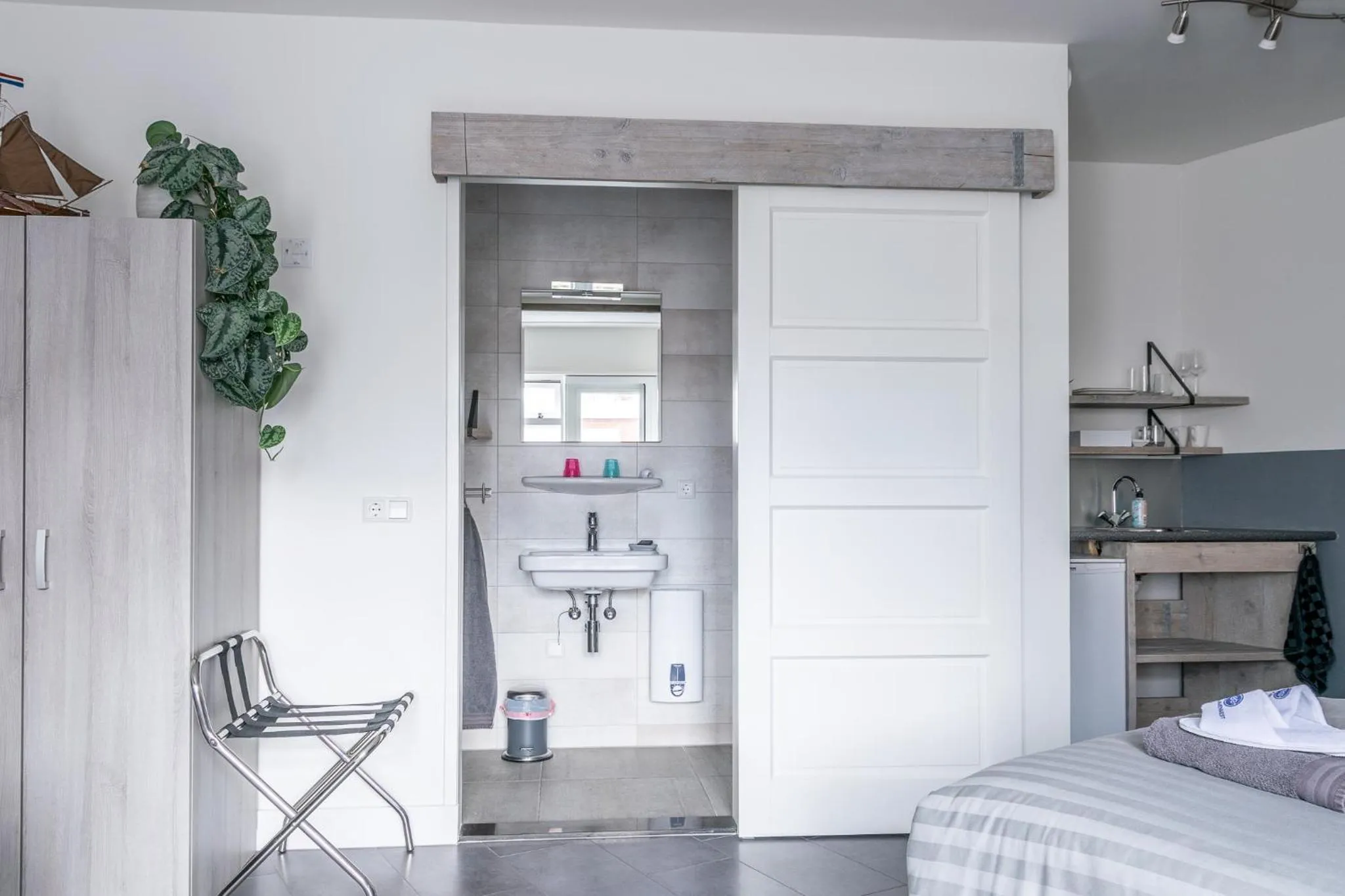 Bathroom, Bed in BnB 't Kraaiennest