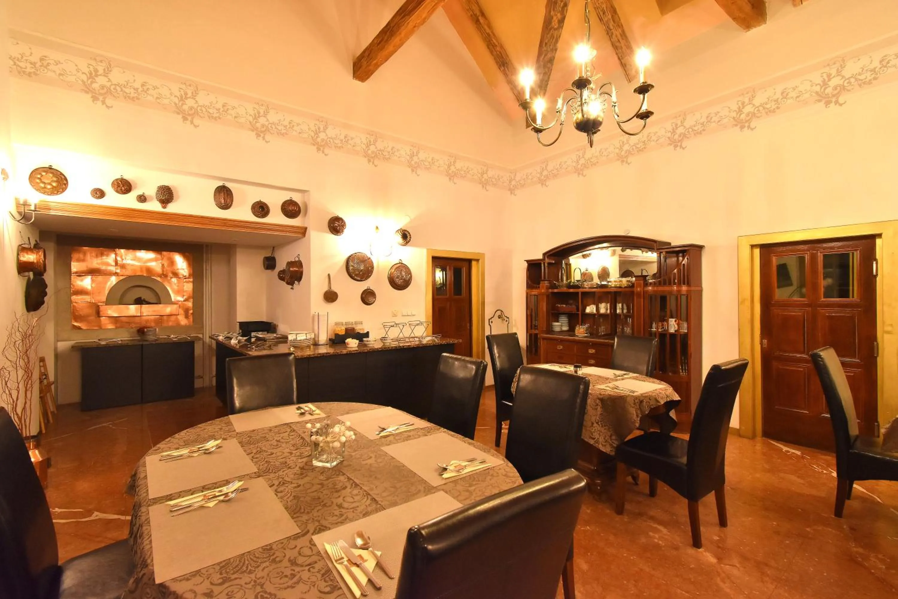 Restaurant/places to eat in Chateau GrandCastle