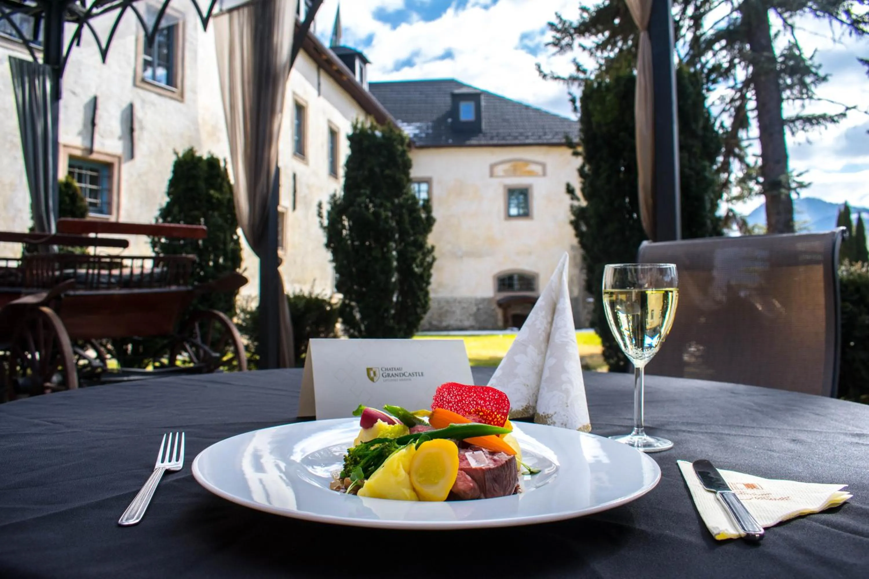 Restaurant/places to eat in Chateau GrandCastle