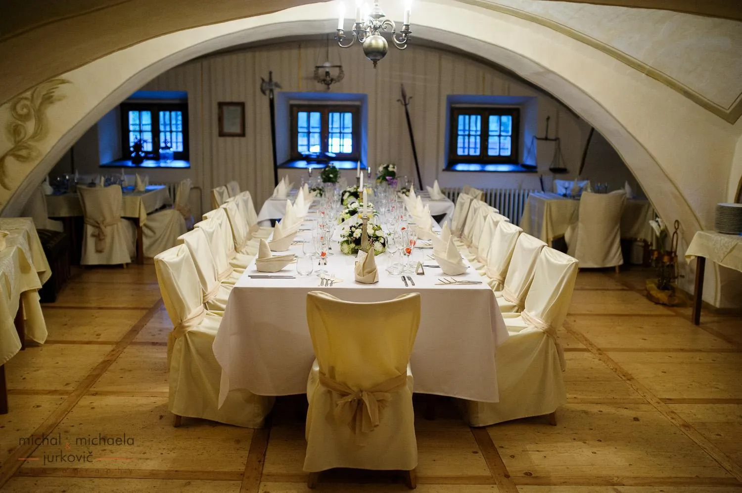 Restaurant/places to eat in Chateau GrandCastle