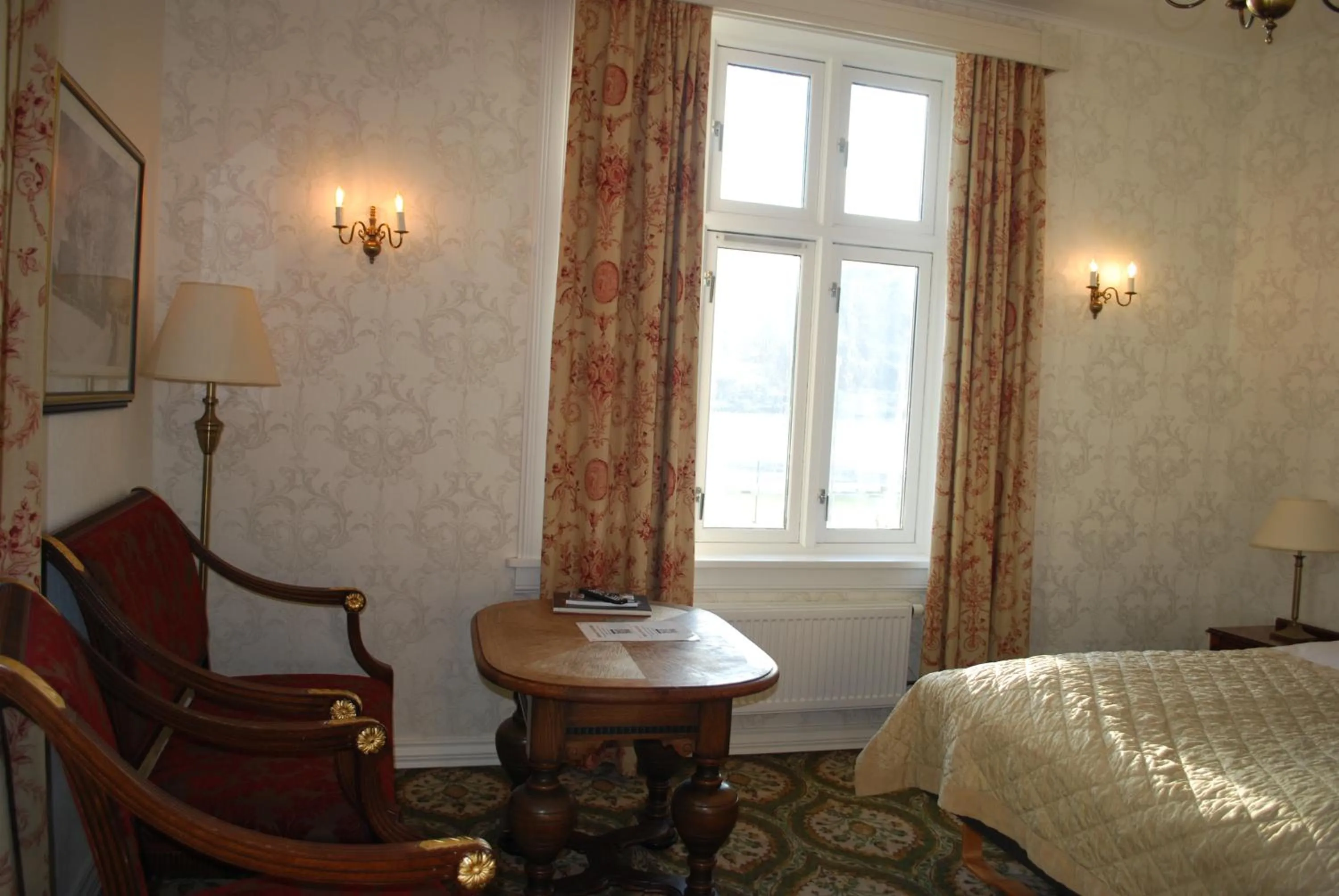 Photo of the whole room, Bed in Fleischer's Hotel