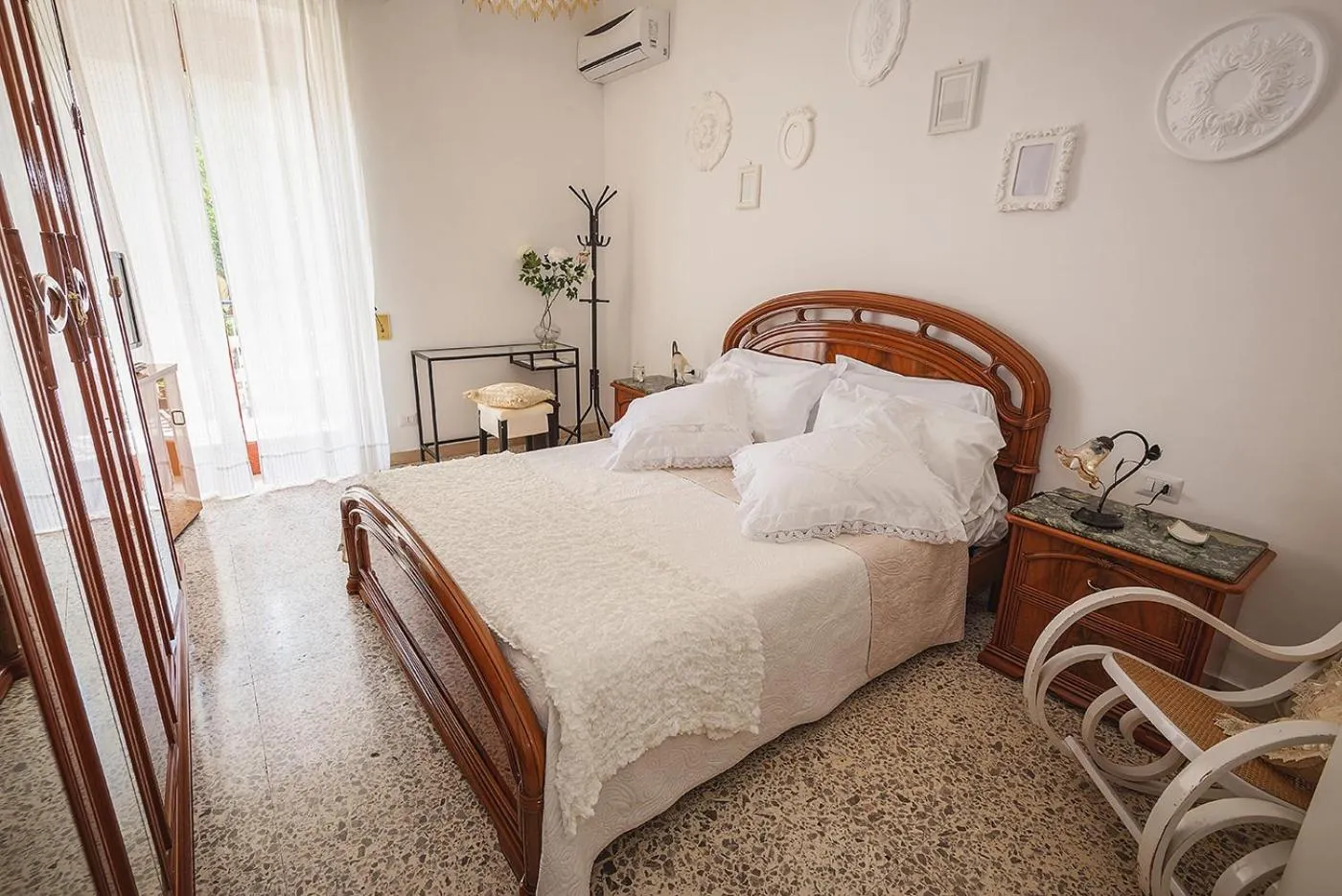 Photo of the whole room in Casa Rosetta