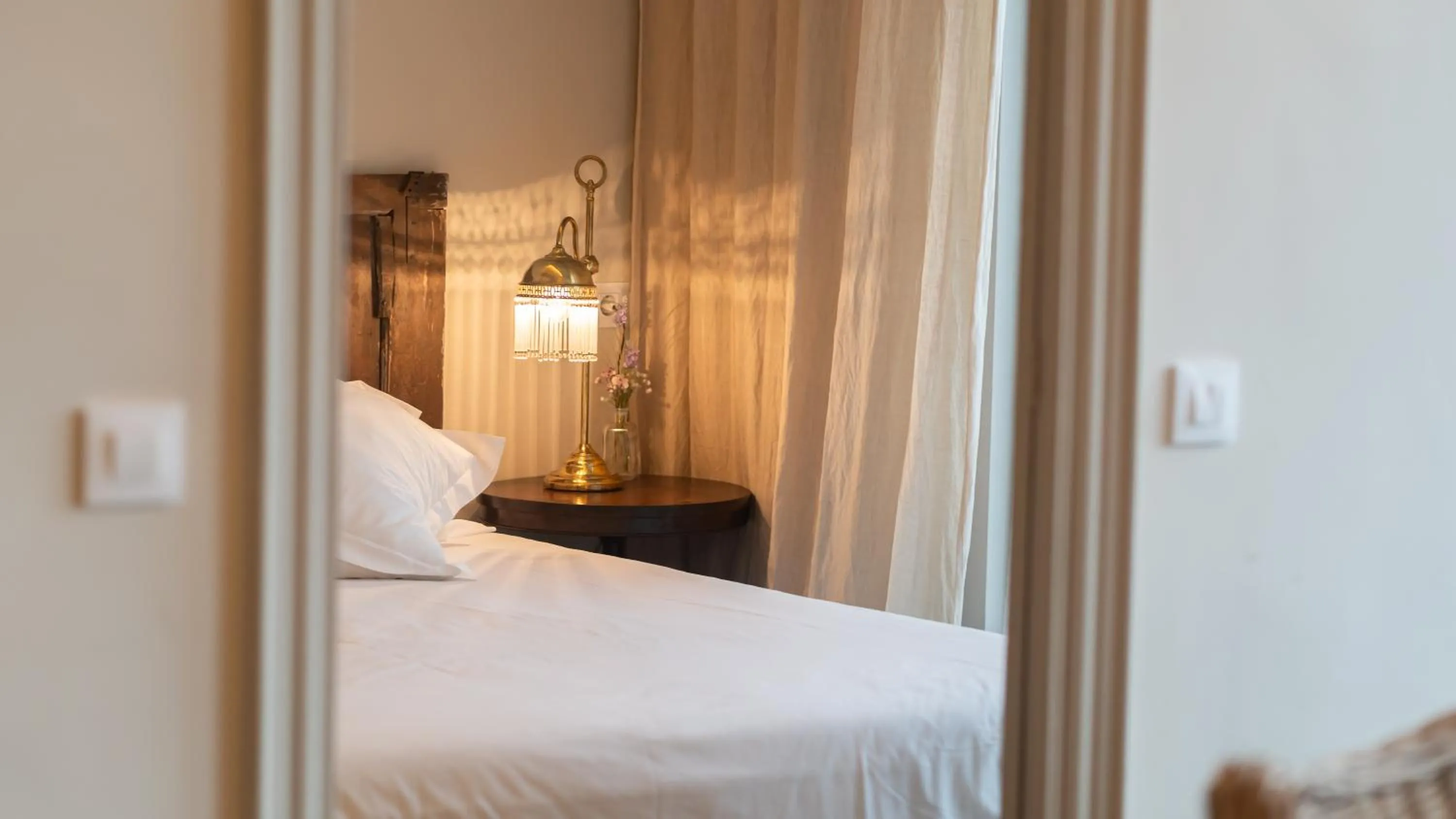 Photo of the whole room, Bed in El Jardinet de Sant Esteve