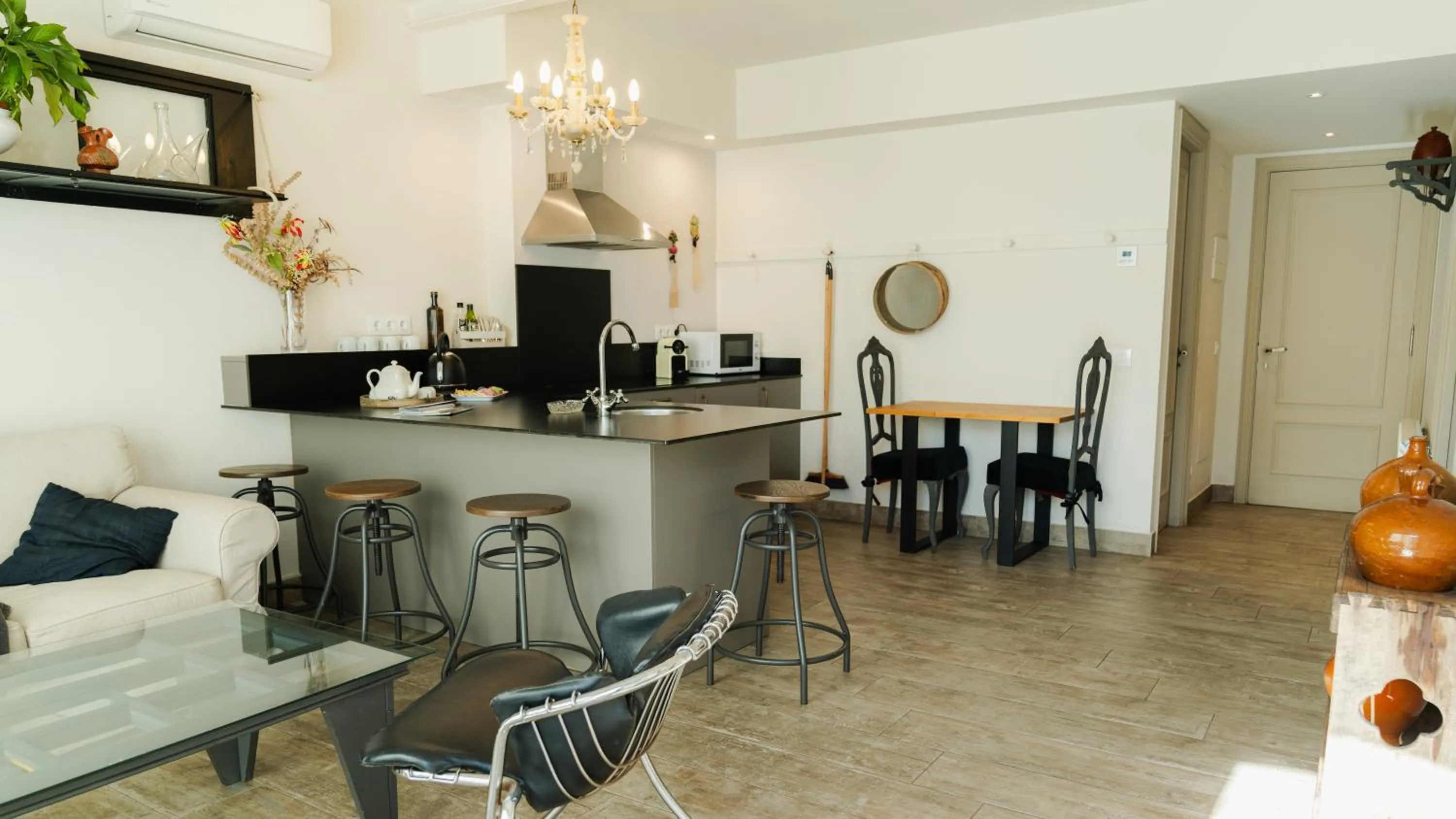 Kitchen or kitchenette in El Jardinet de Sant Esteve