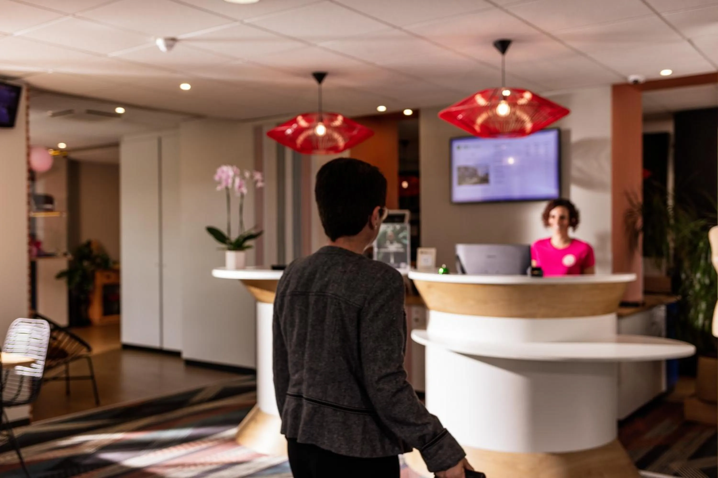 Lobby or reception in ibis Styles Toulouse Lavaur