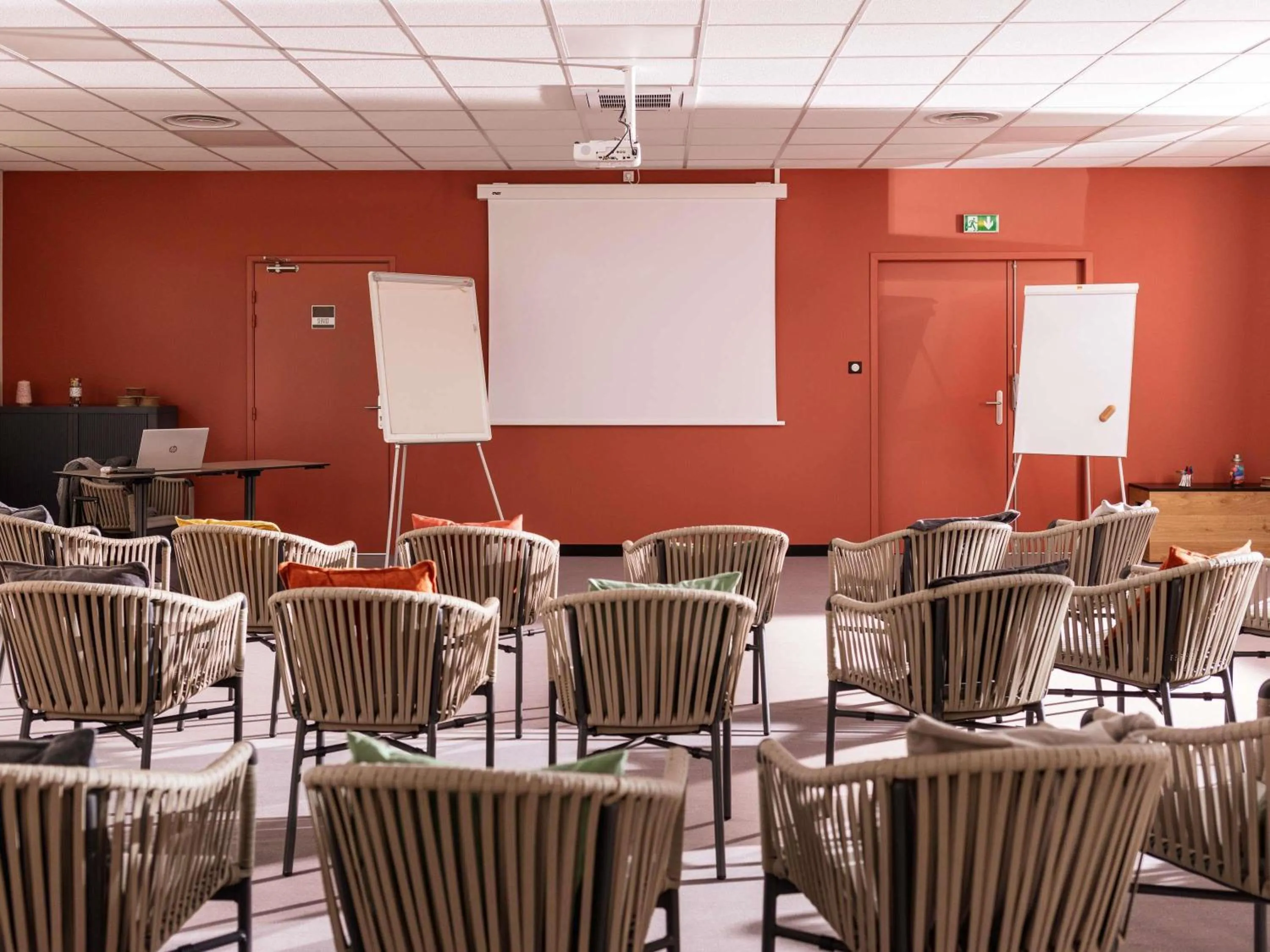 Meeting/conference room in ibis Styles Toulouse Lavaur