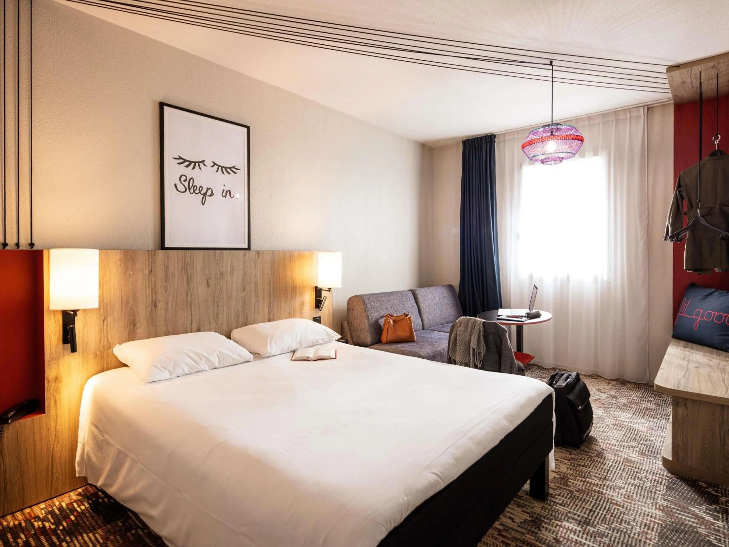 Bedroom, Bed in ibis Styles Toulouse Lavaur