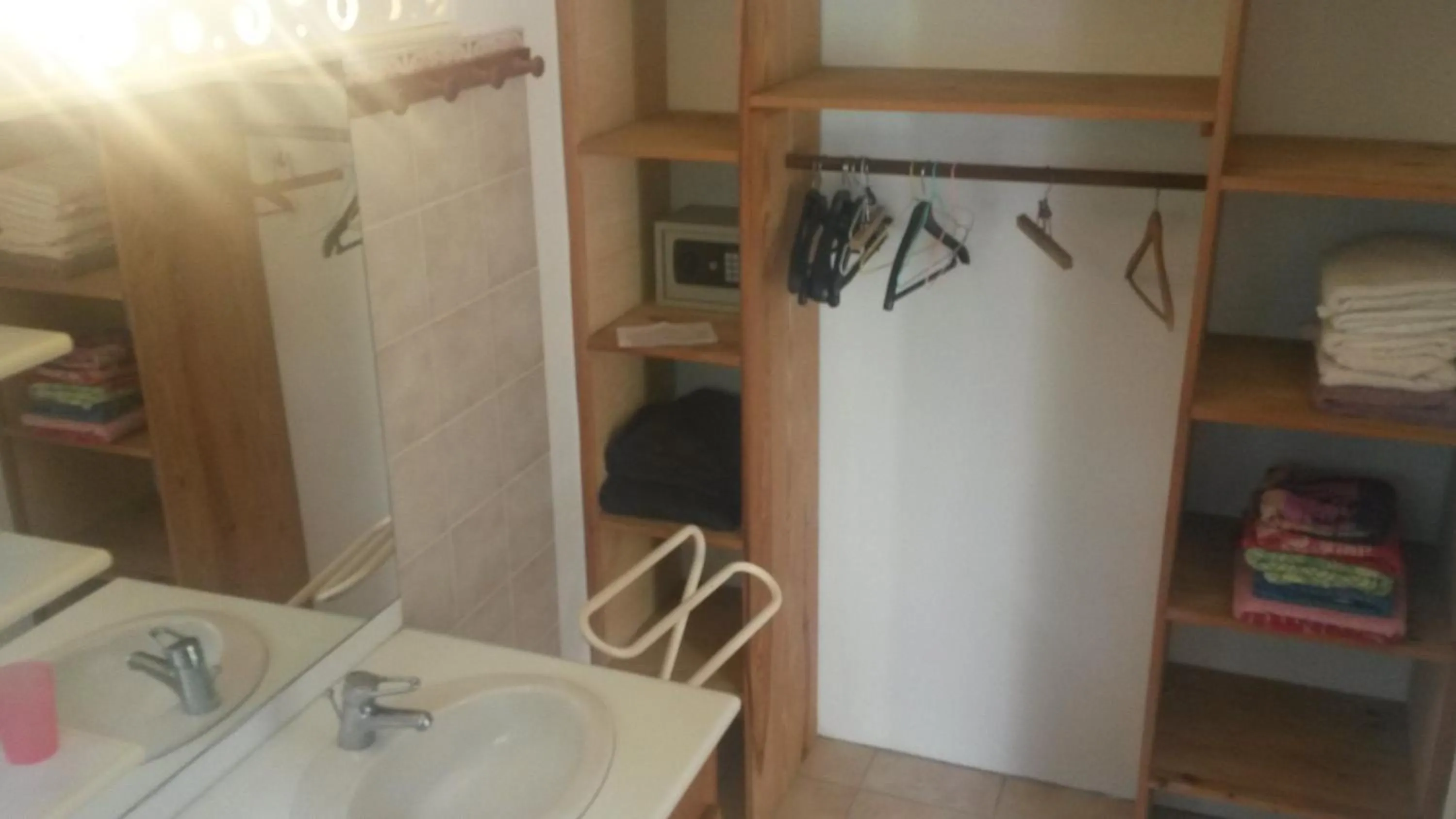 Shower in Kay Zanndoli