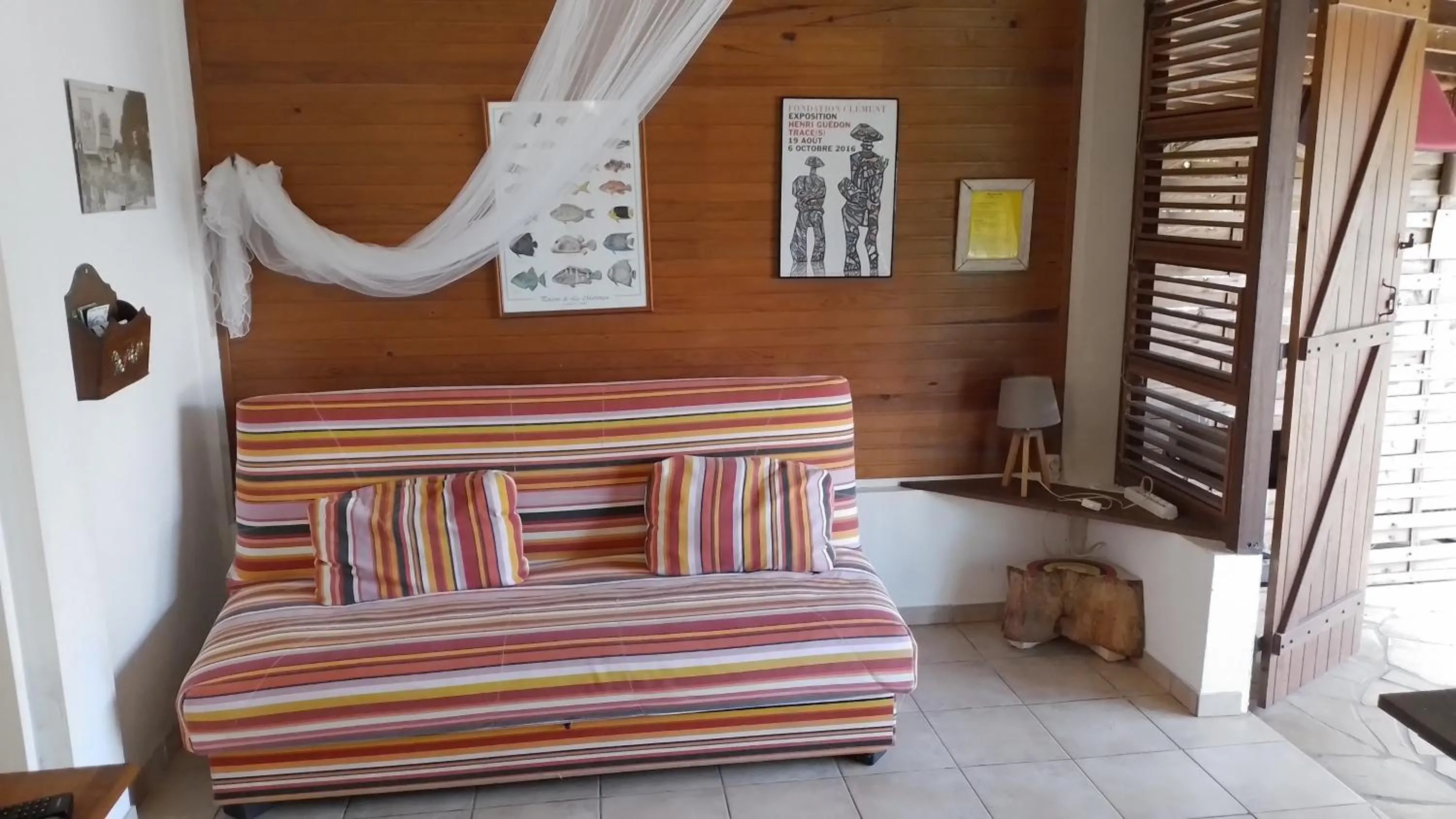 Bed in Kay Zanndoli