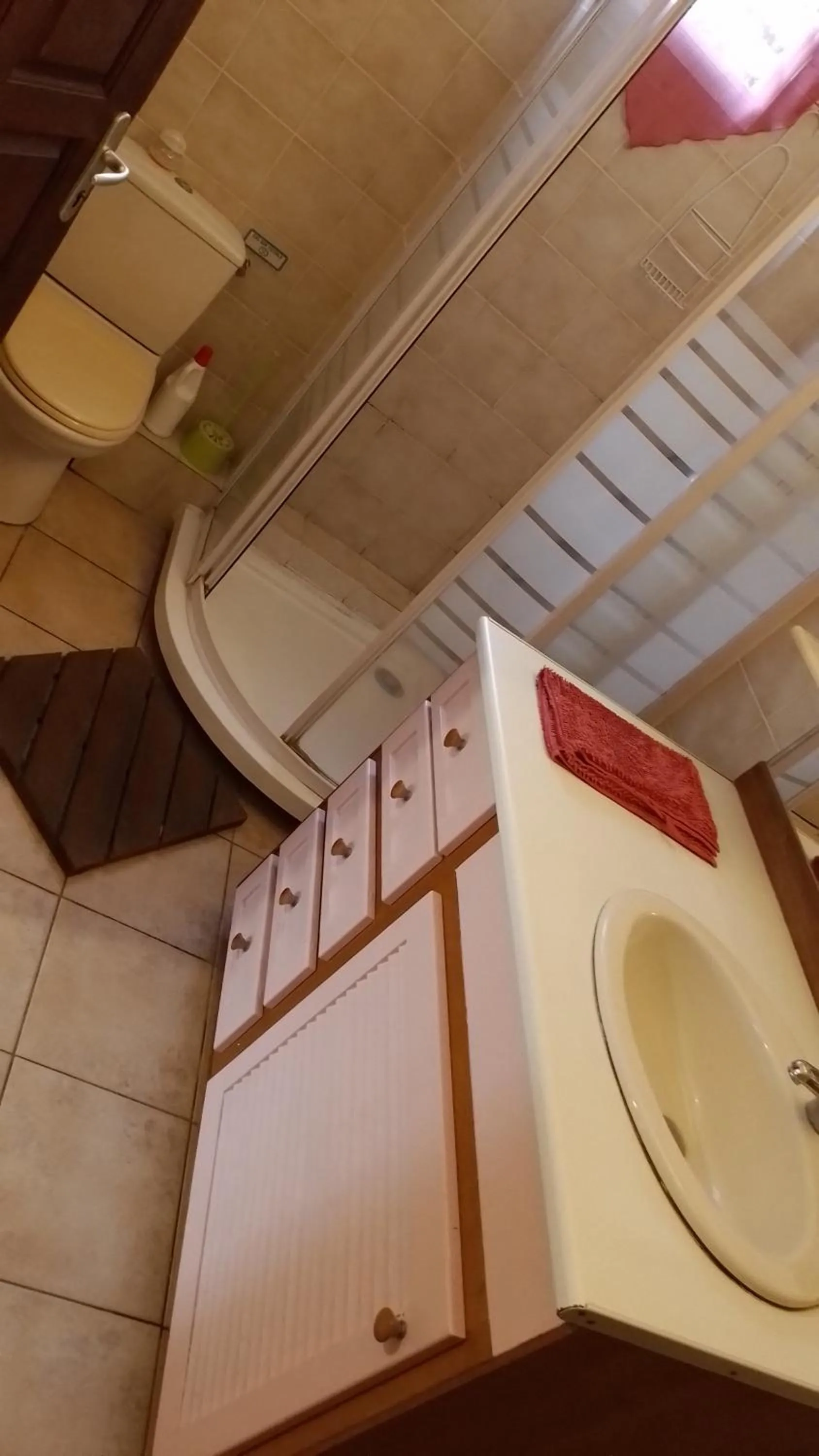 Bathroom in Kay Zanndoli