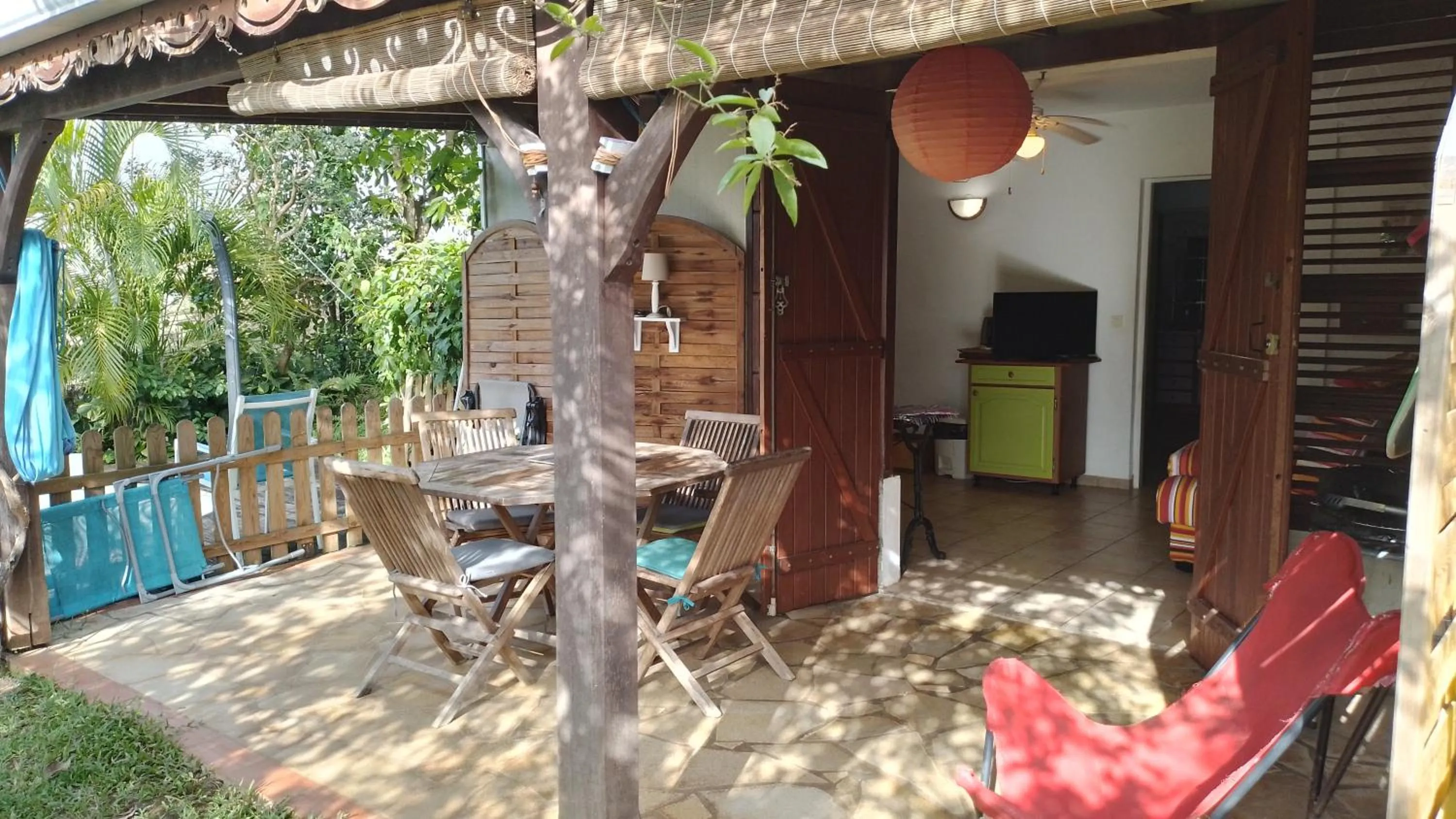 Patio in Kay Zanndoli