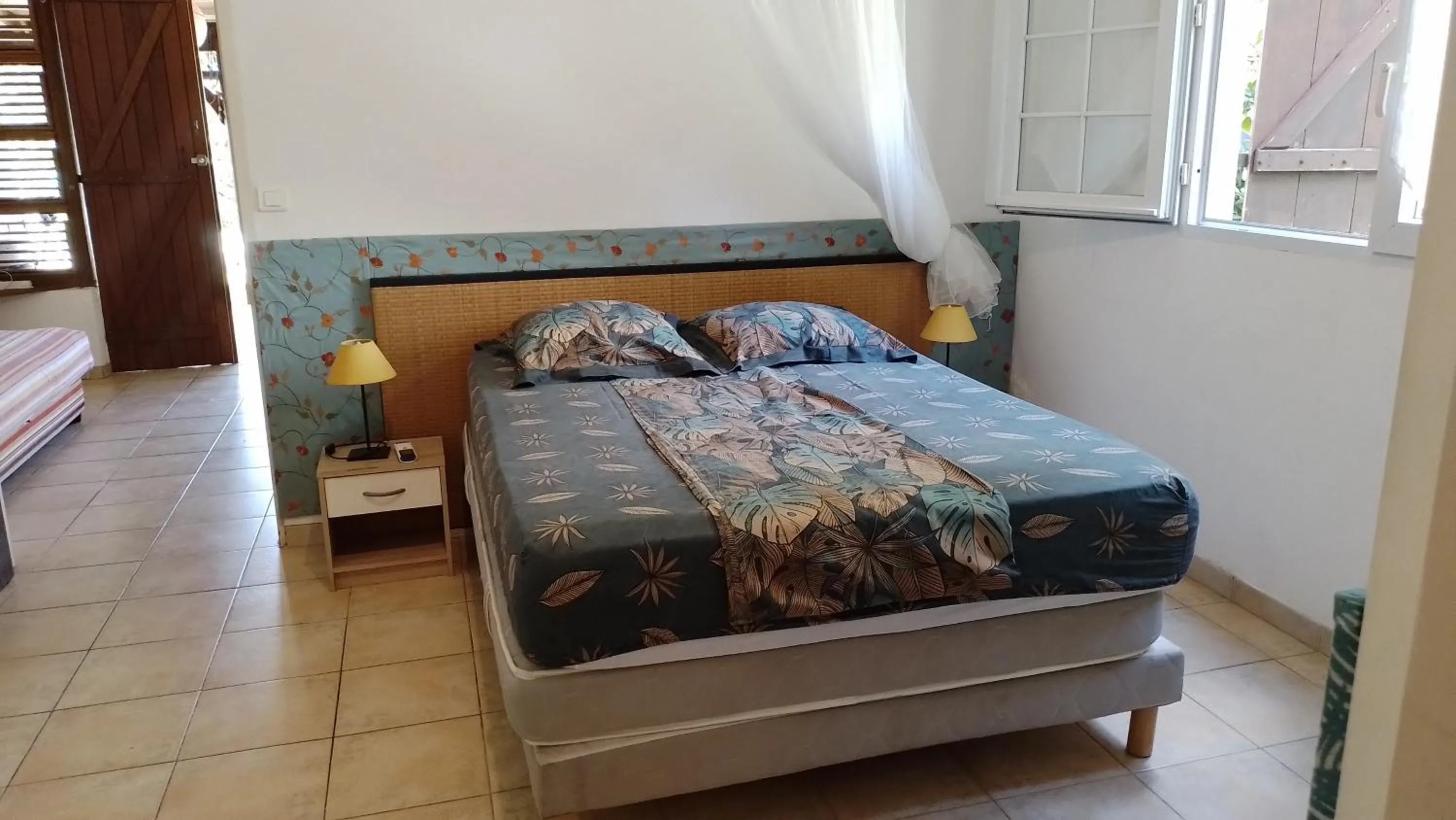 Bedroom, Bed in Kay Zanndoli