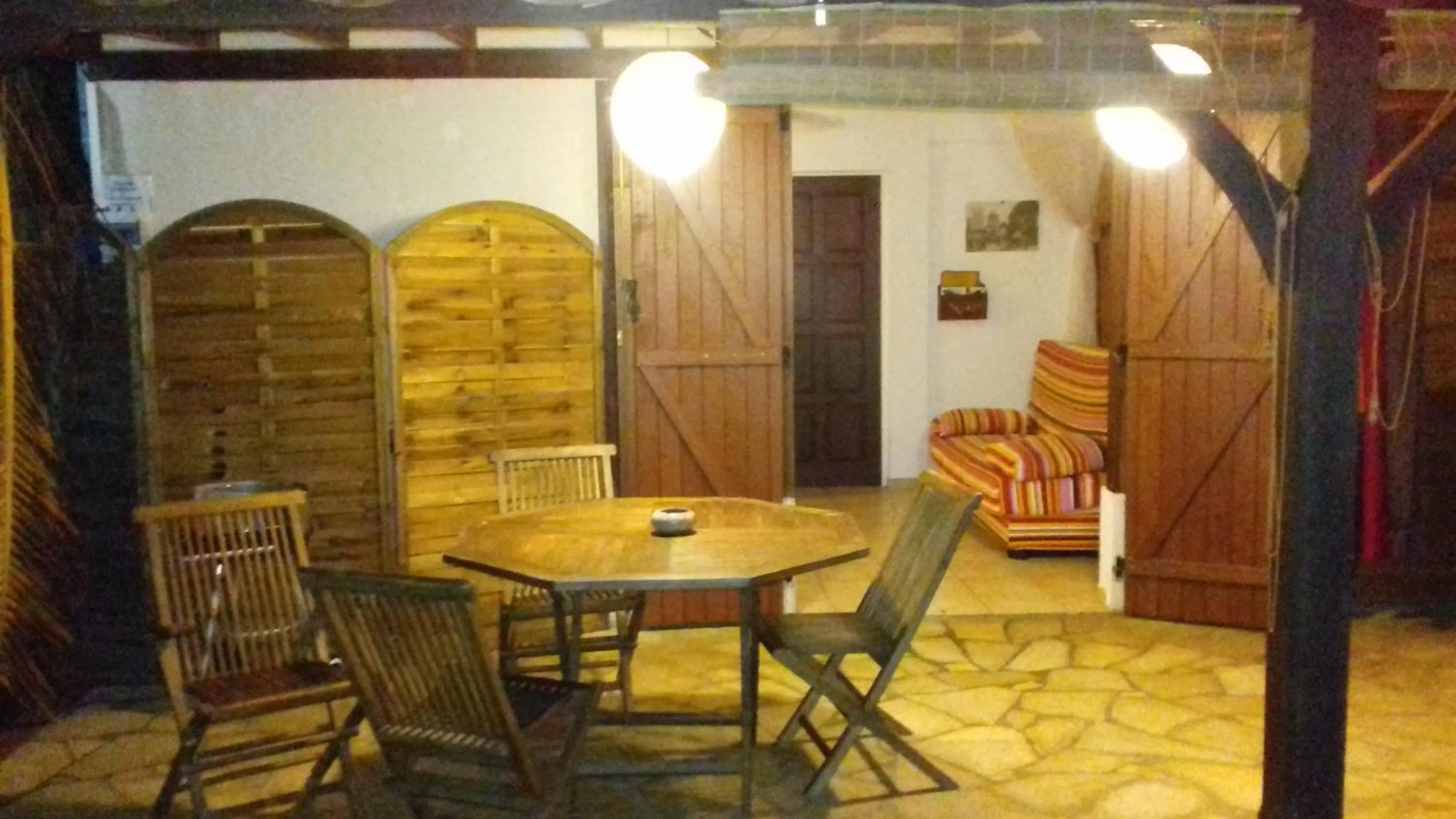 Patio in Kay Zanndoli