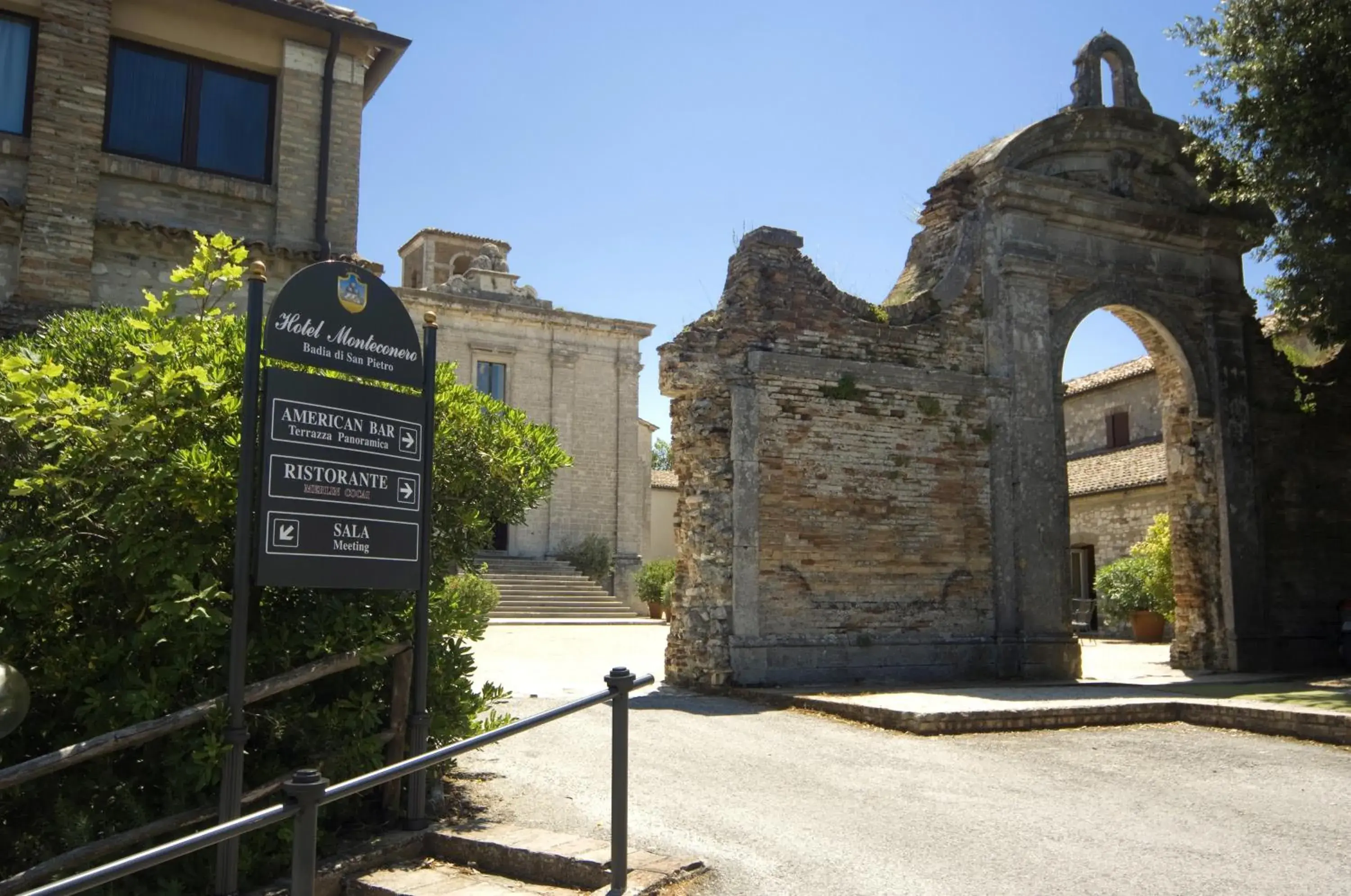 Facade/entrance in Hotel Monteconero Facade/entrance in Hotel Monteconero