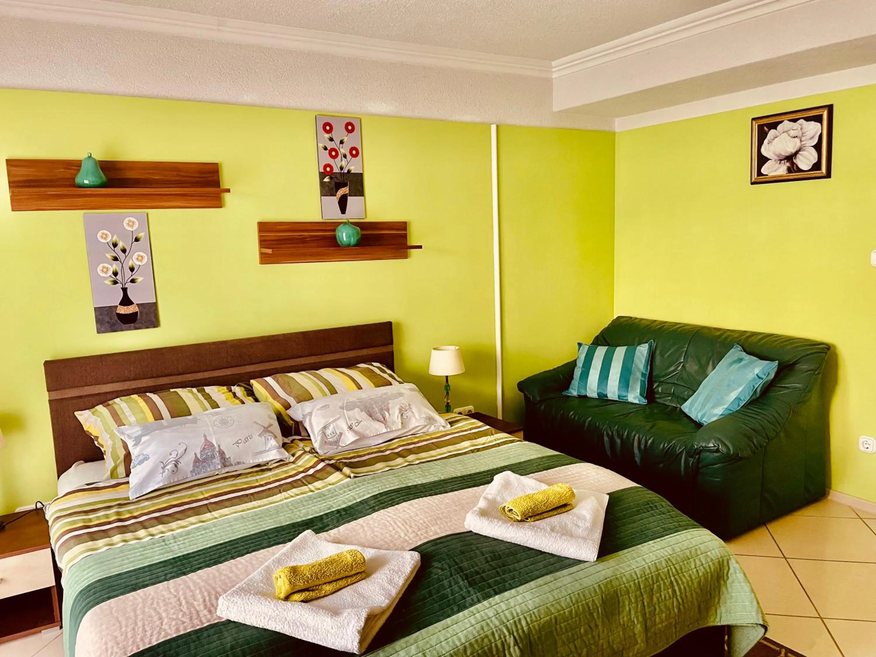 Bedroom, Bed in Villa Lux