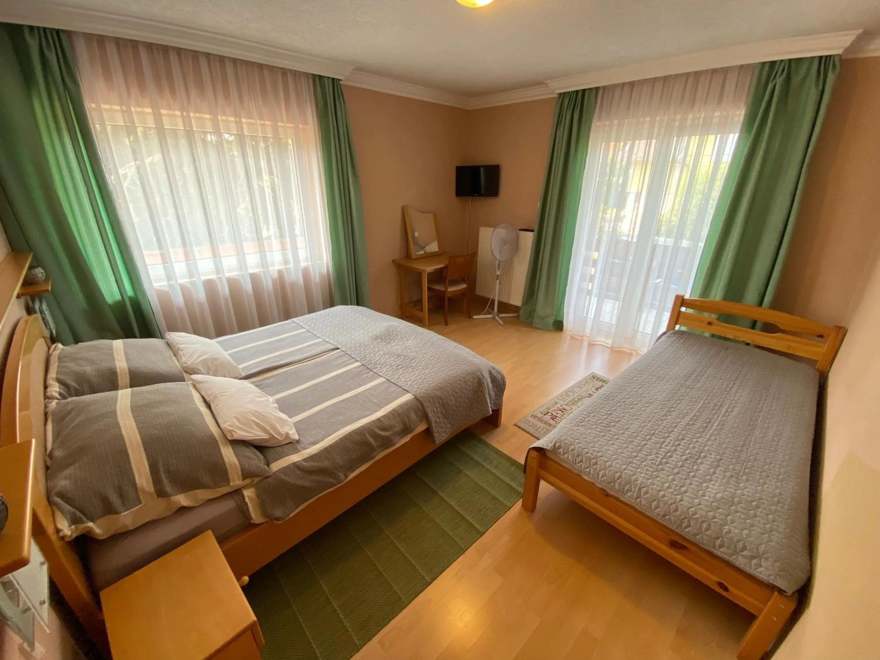 Bedroom, Bed in Villa Lux