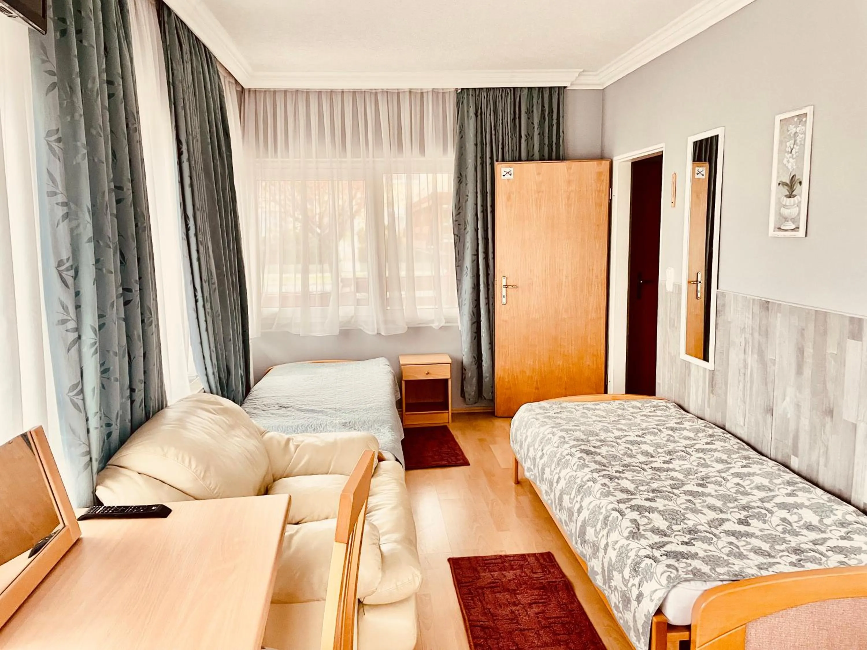 Bedroom, Bed in Villa Lux