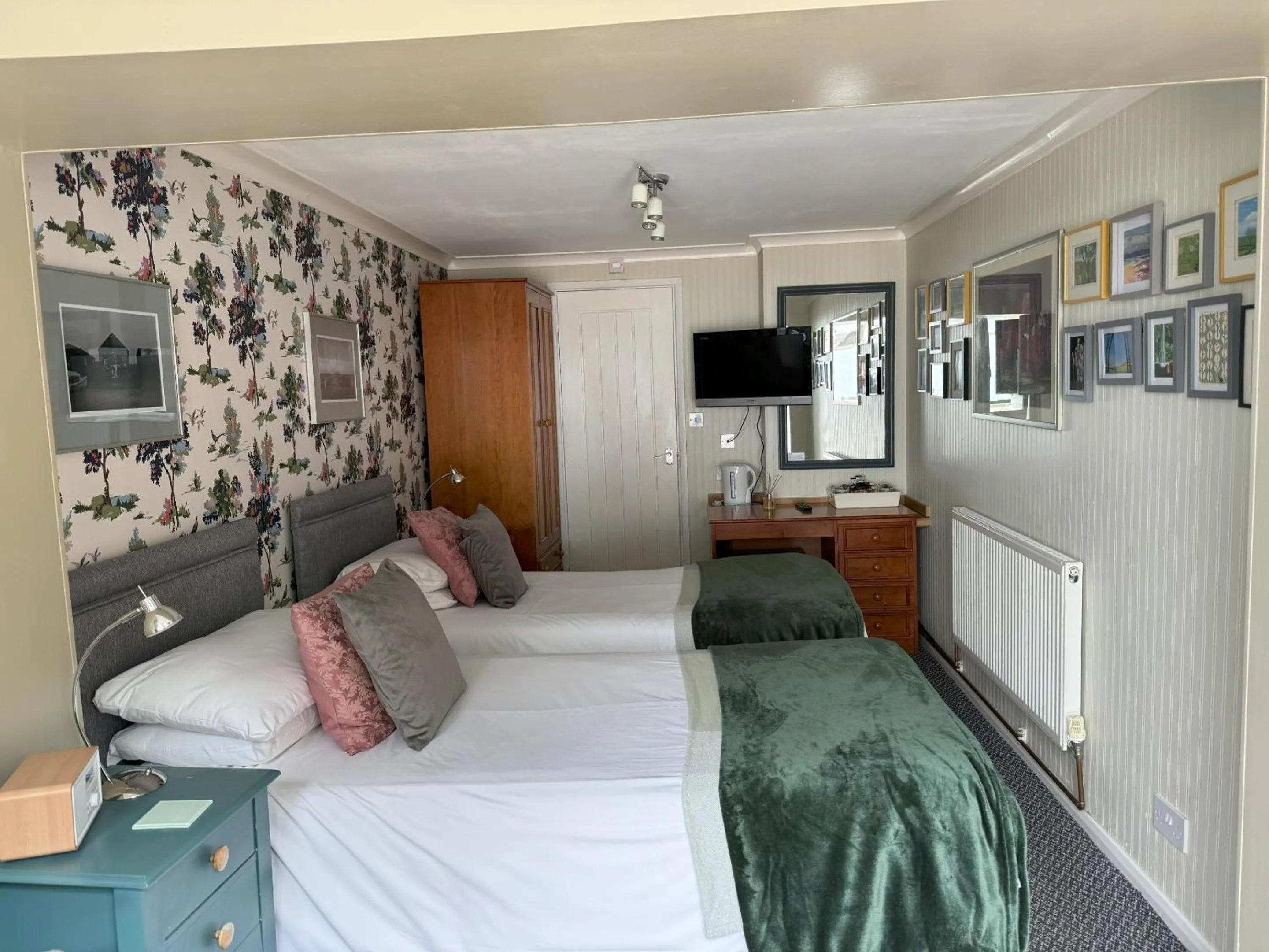 Bedroom, Bed in Knights Court