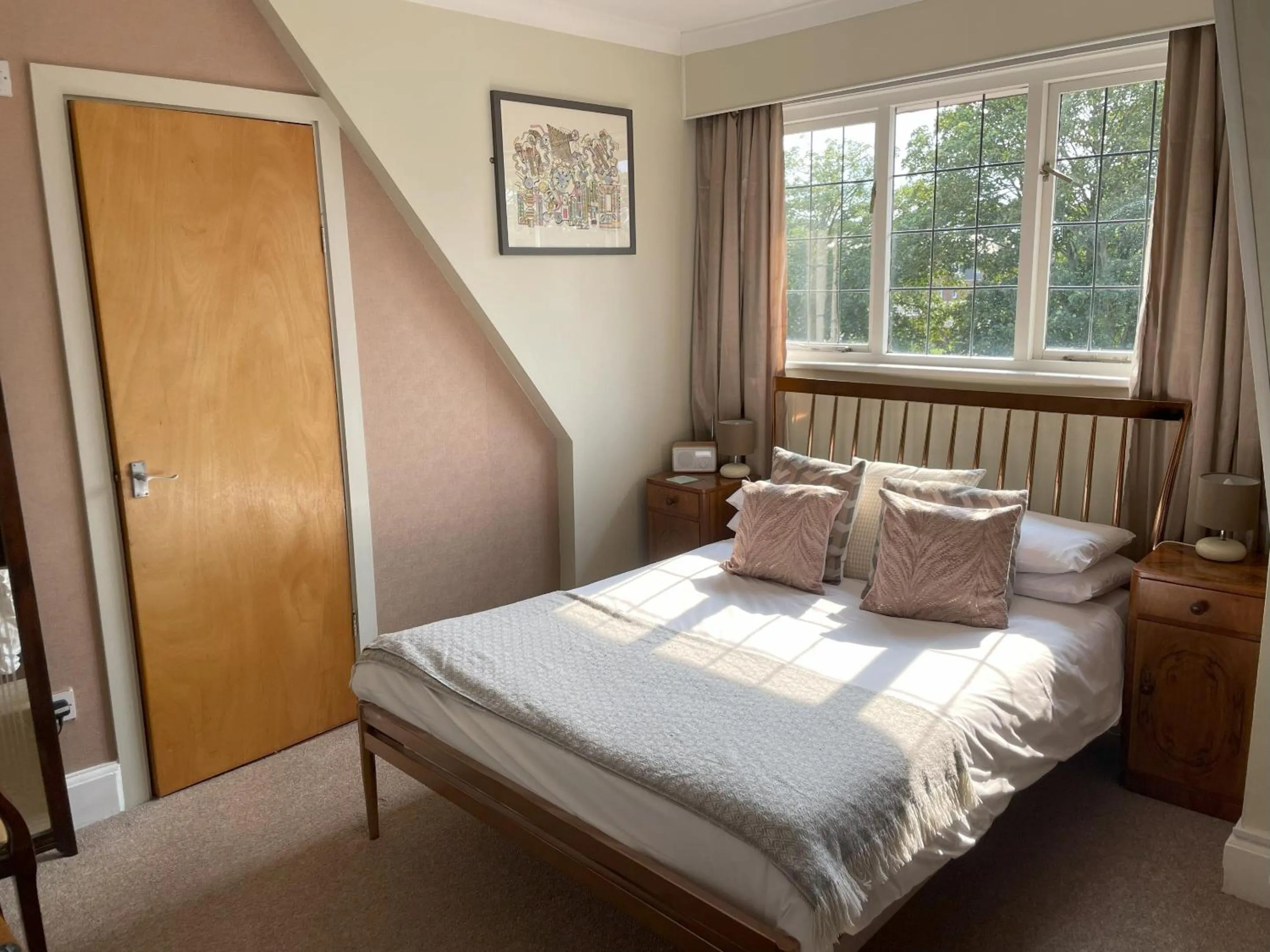 Bedroom, Bed in Knights Court