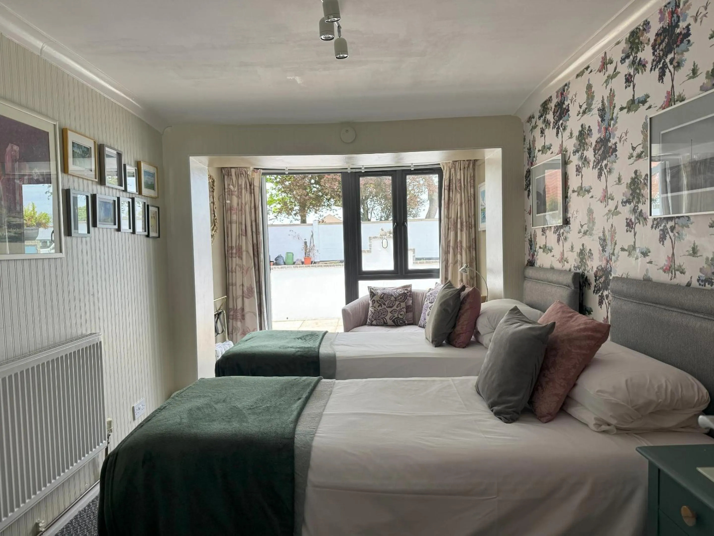 Bedroom, Bed in Knights Court