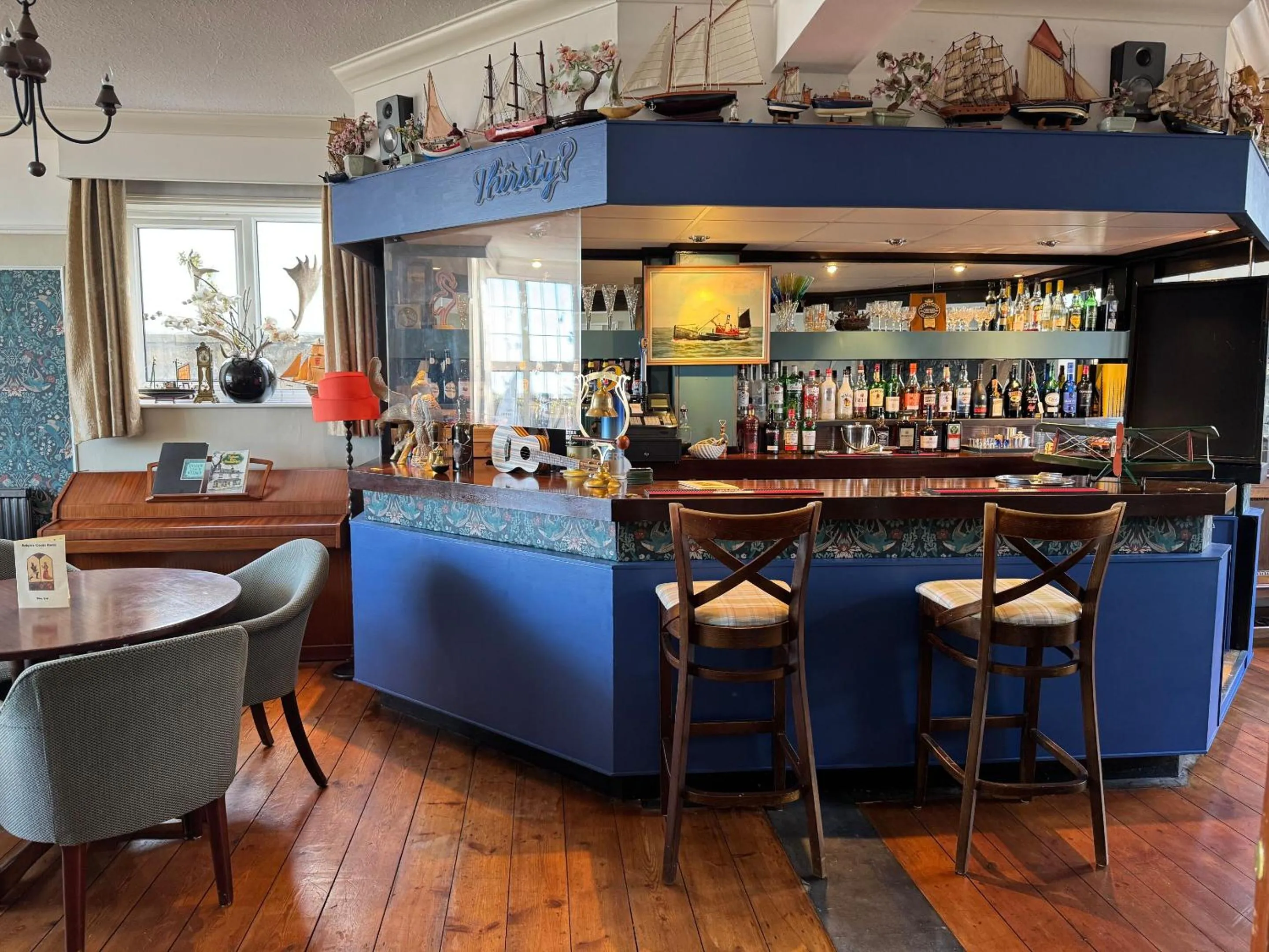 Lounge or bar in Knights Court