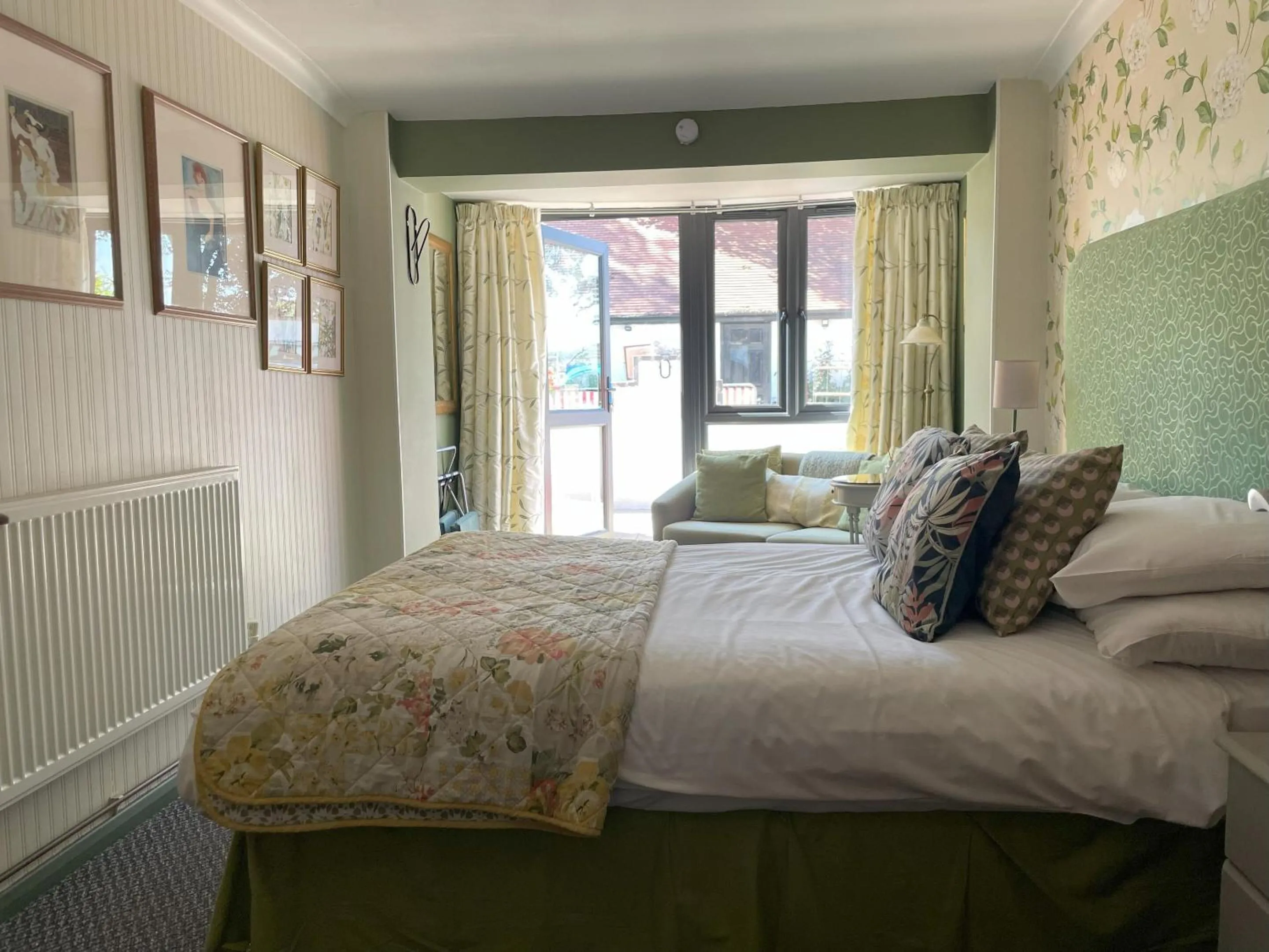 Bedroom, Bed in Knights Court