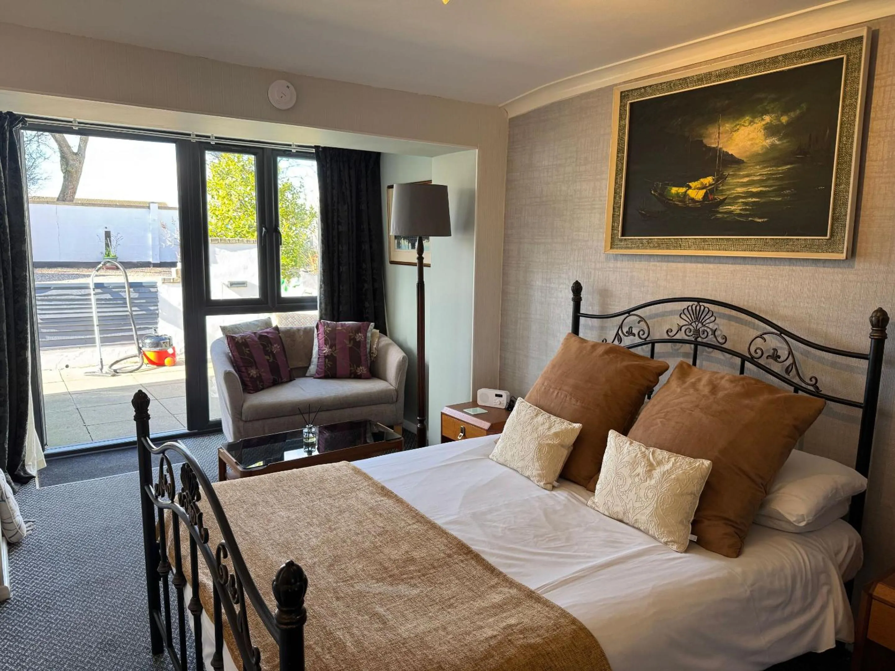 Bedroom, Bed in Knights Court