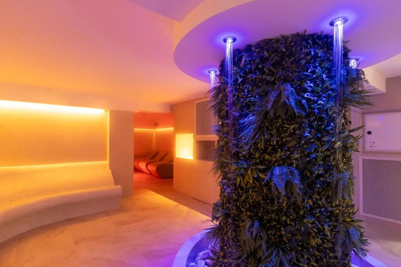 Spa and wellness centre/facilities, Bed in Hotel Mediterraneo Spa and wellness centre/facilities, Bed in Hotel Mediterraneo