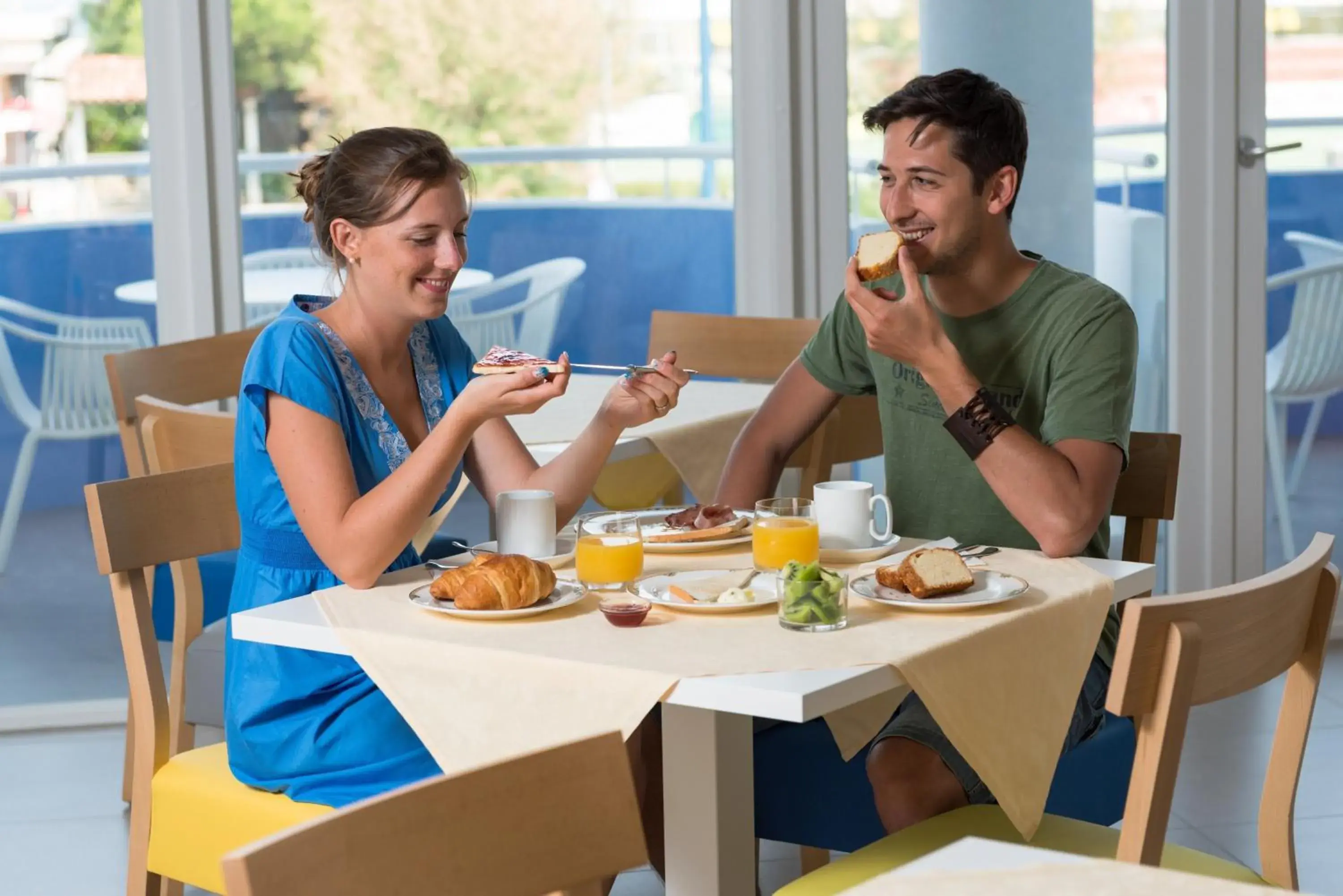 Restaurant/places to eat in Hotel Mediterraneo Restaurant/places to eat in Hotel Mediterraneo