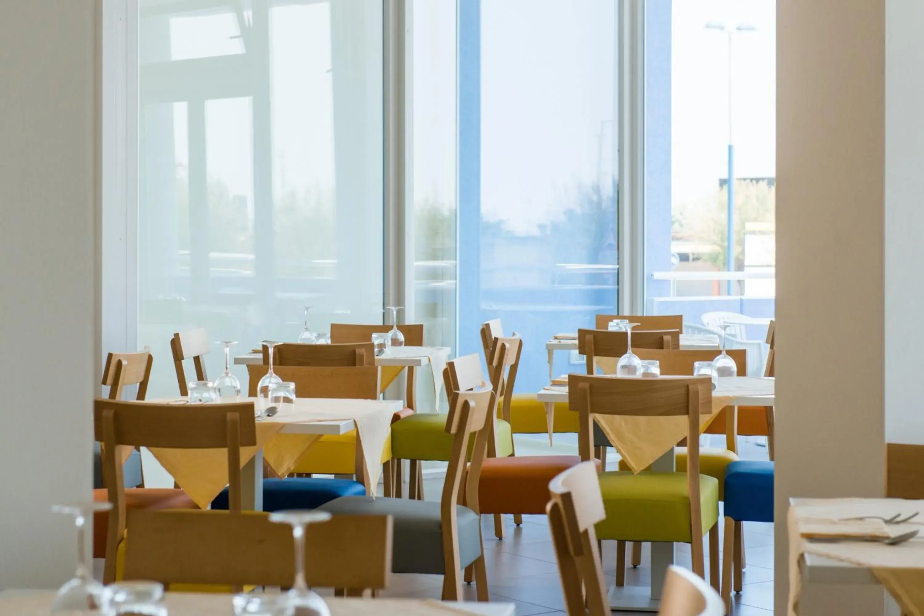 Restaurant/places to eat in Hotel Mediterraneo Restaurant/places to eat in Hotel Mediterraneo