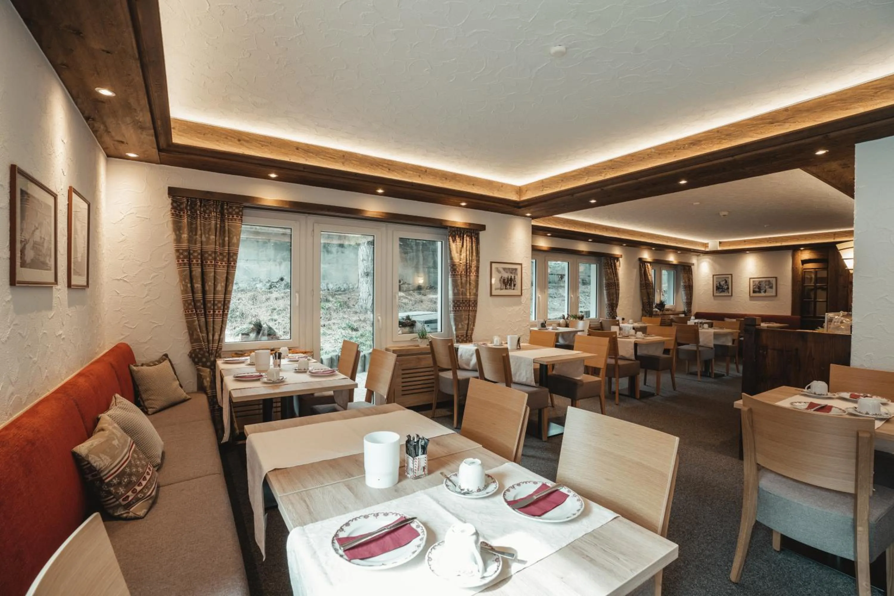 Restaurant/places to eat in Hotel Sarazena