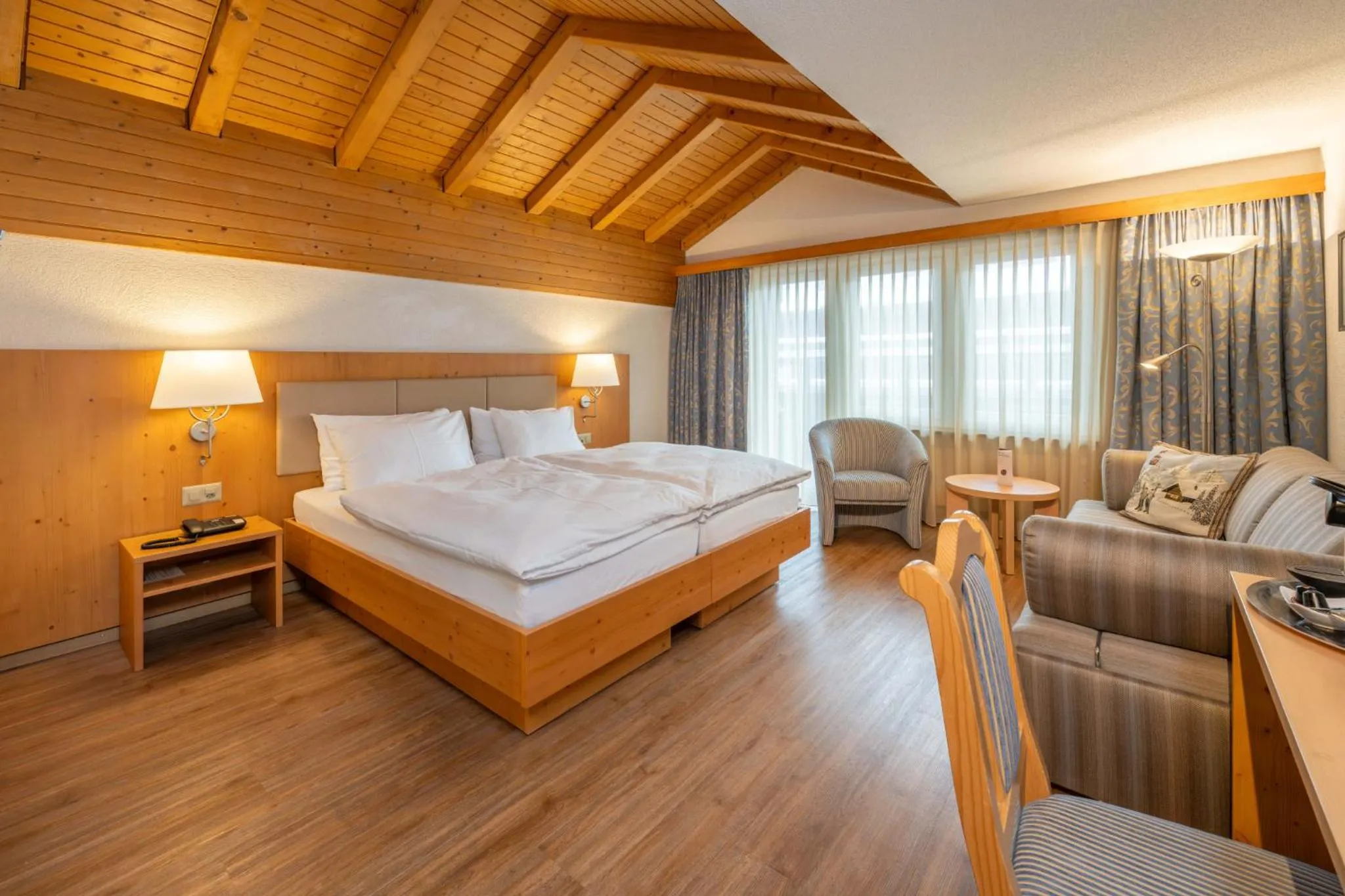 Staff, Bed in Hotel Sarazena