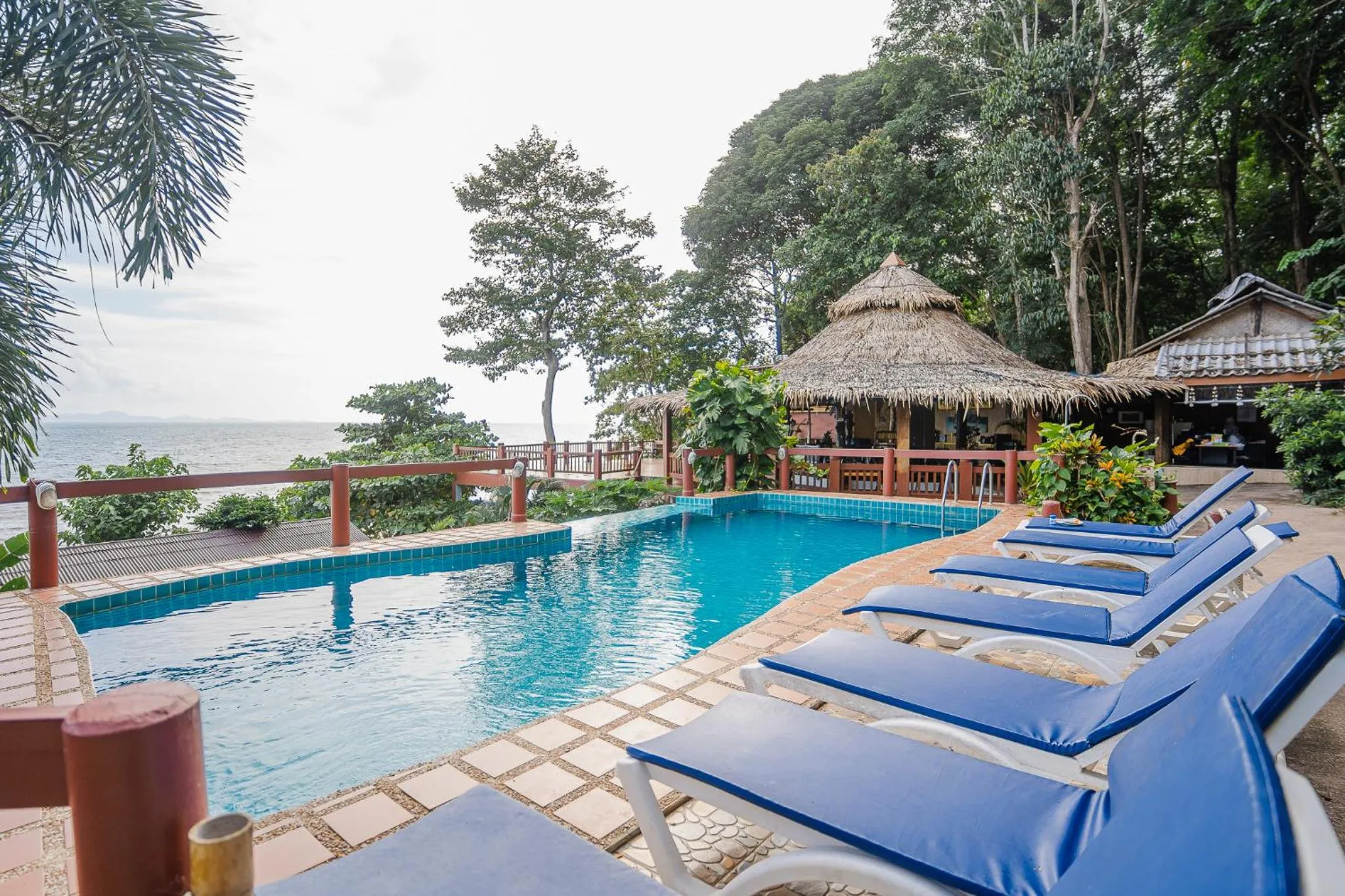 Swimming pool in Koh Jum Resort