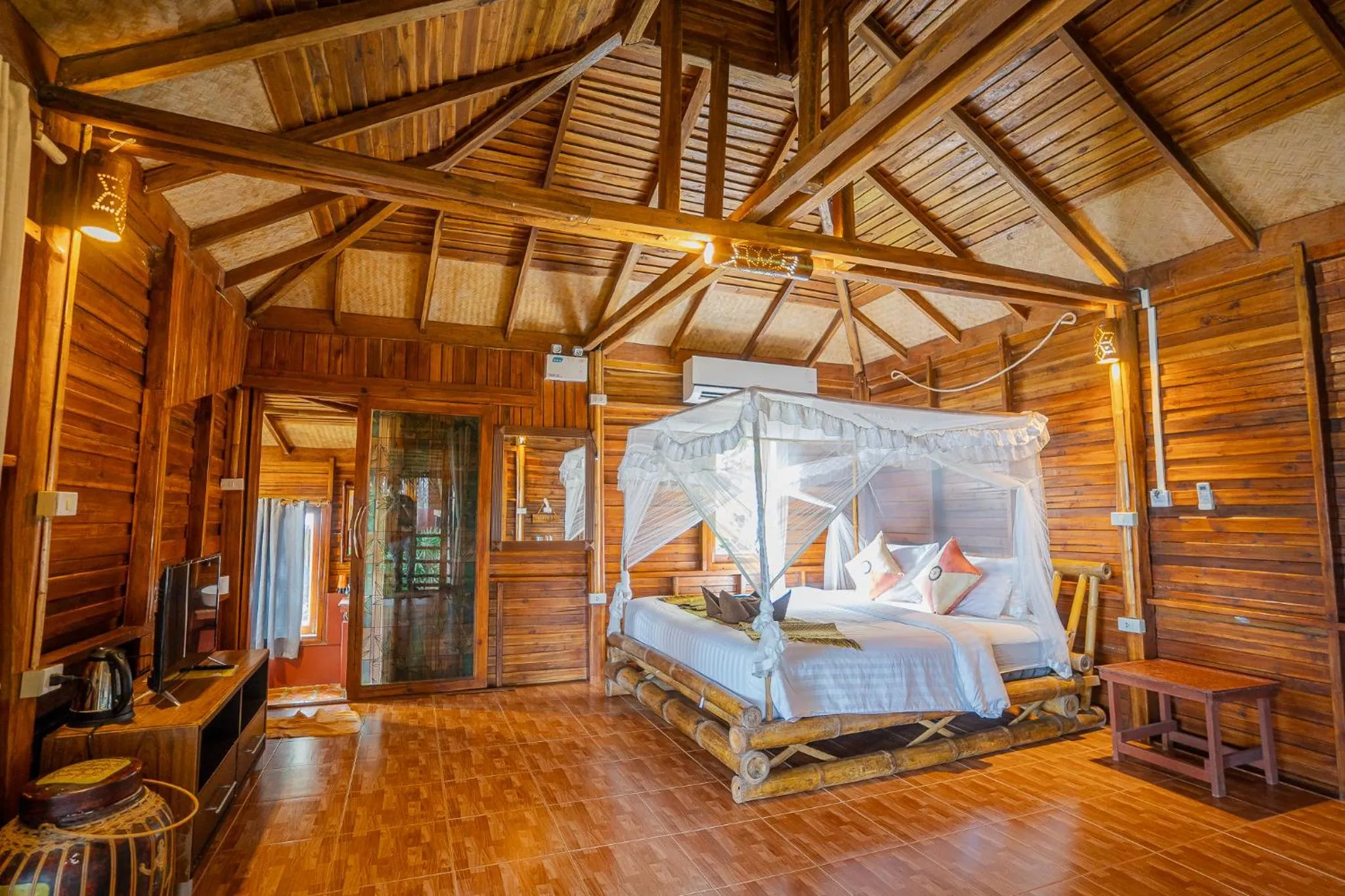 Bedroom, Bed in Koh Jum Resort