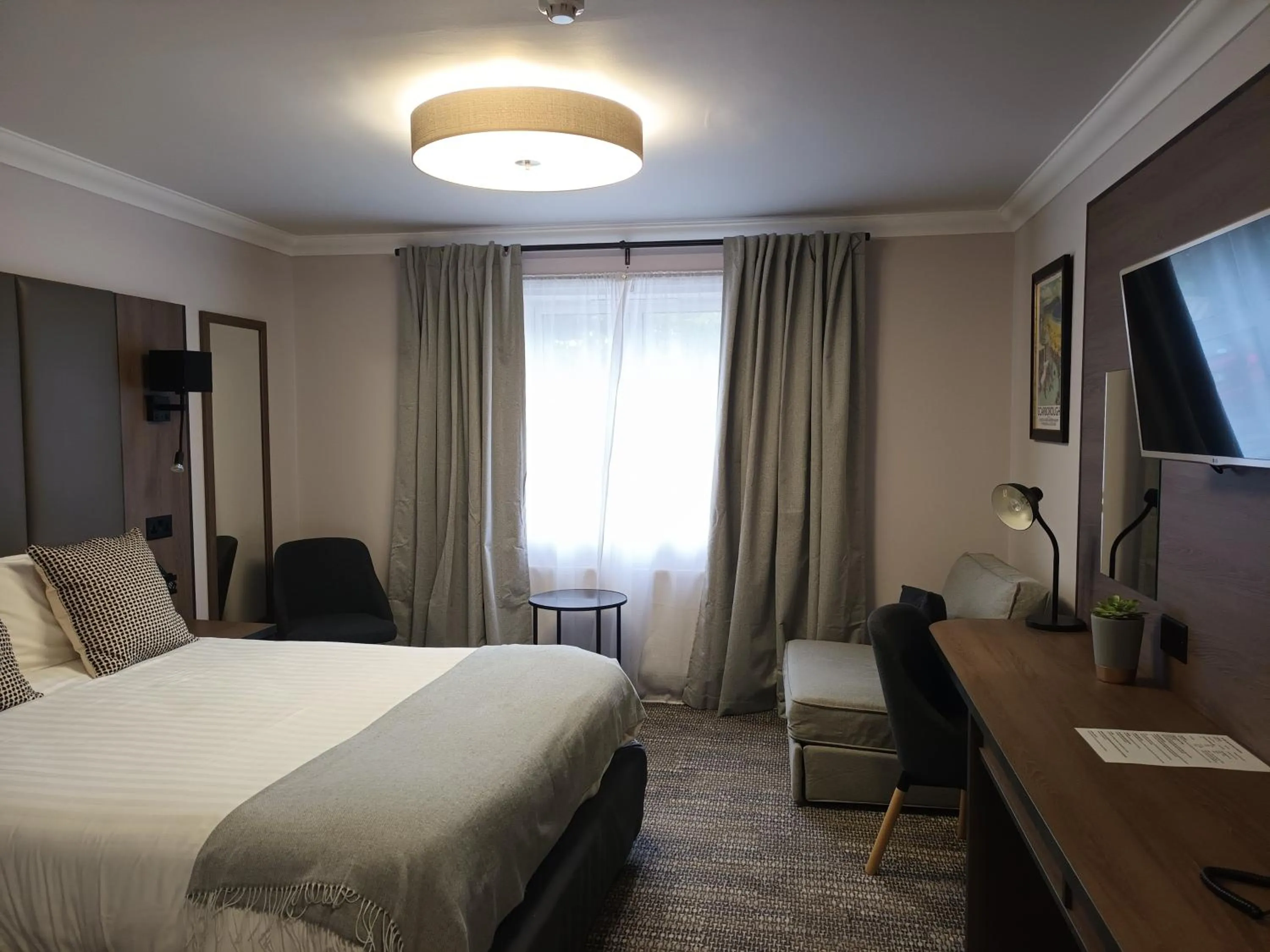 Bed in Corn Mill Lodge Hotel